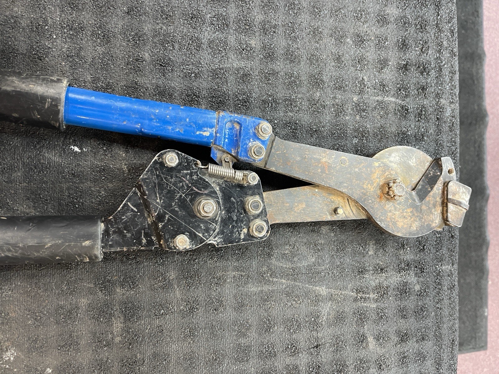 Reliable Equipment Ratcheting Drive Cable Cutter