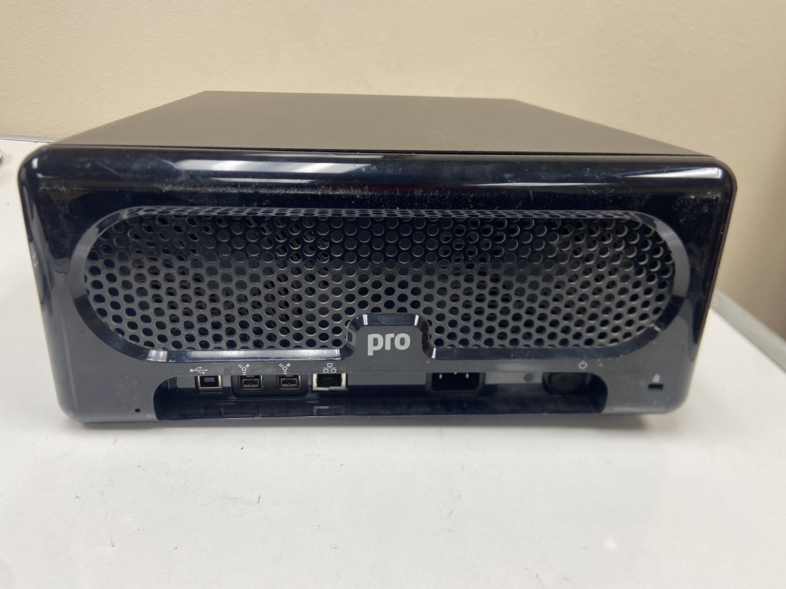 Data Robotics DROBO DRPR1-A Storage Array No Hard Drives - AS IS