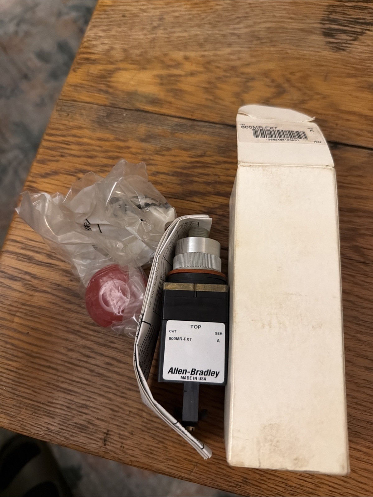 Allen Bradley 800MR-FXT Series A Small 2 Pos. Red Twist Release Push Button