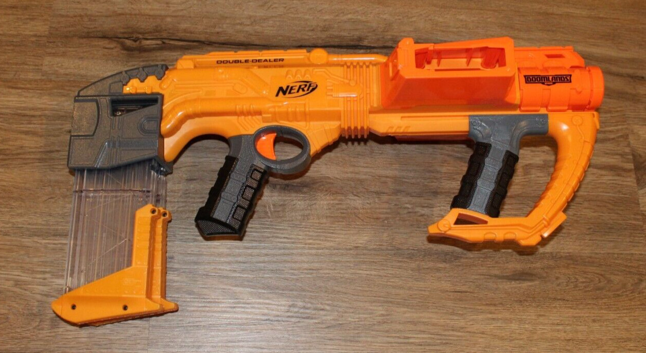 NERF Doomlands Double Dealer 2169 Fires Two Darts At Once Hasbro