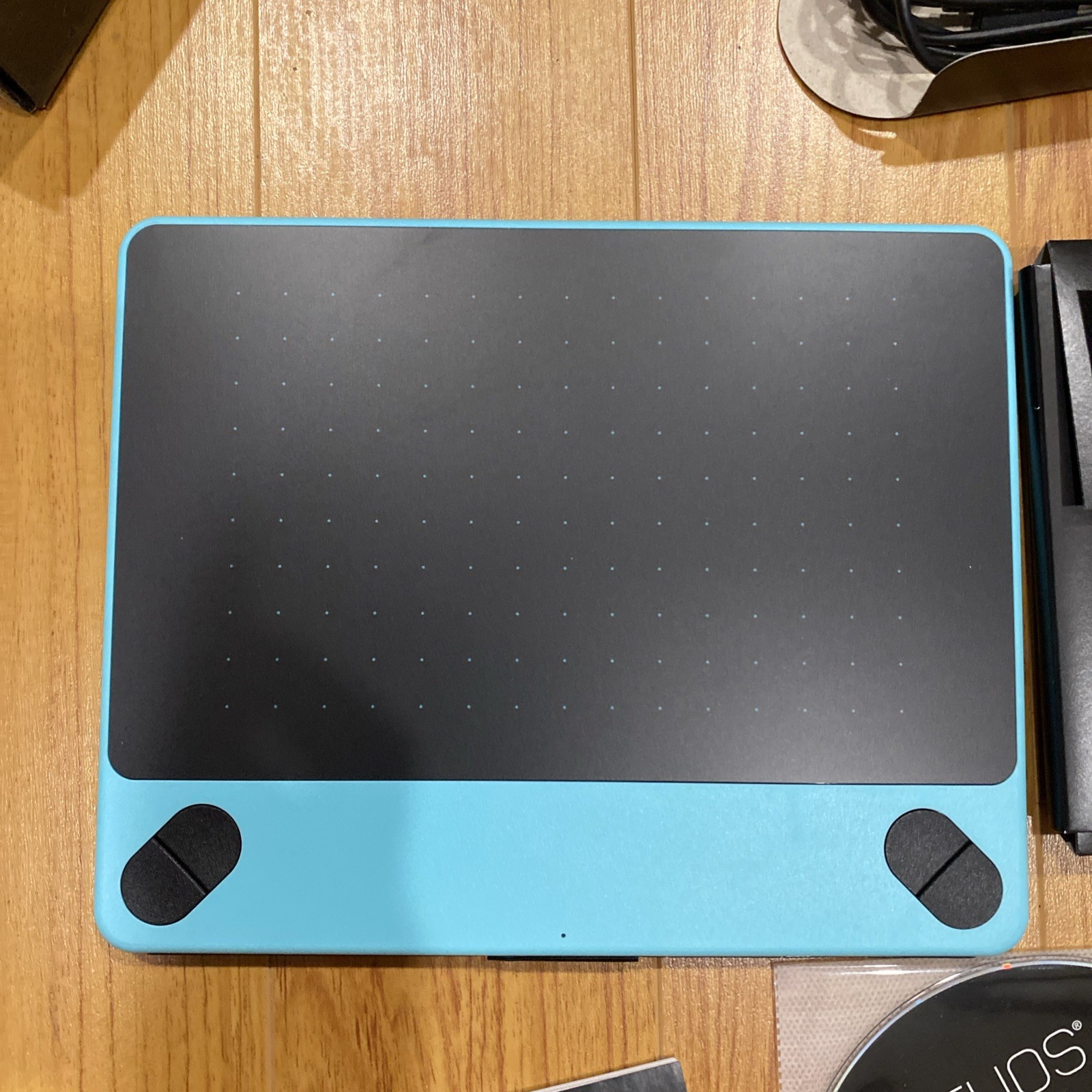 Wacom Intuos Drawing Tablet in Box CTL4900B Aqua - Excellent Working