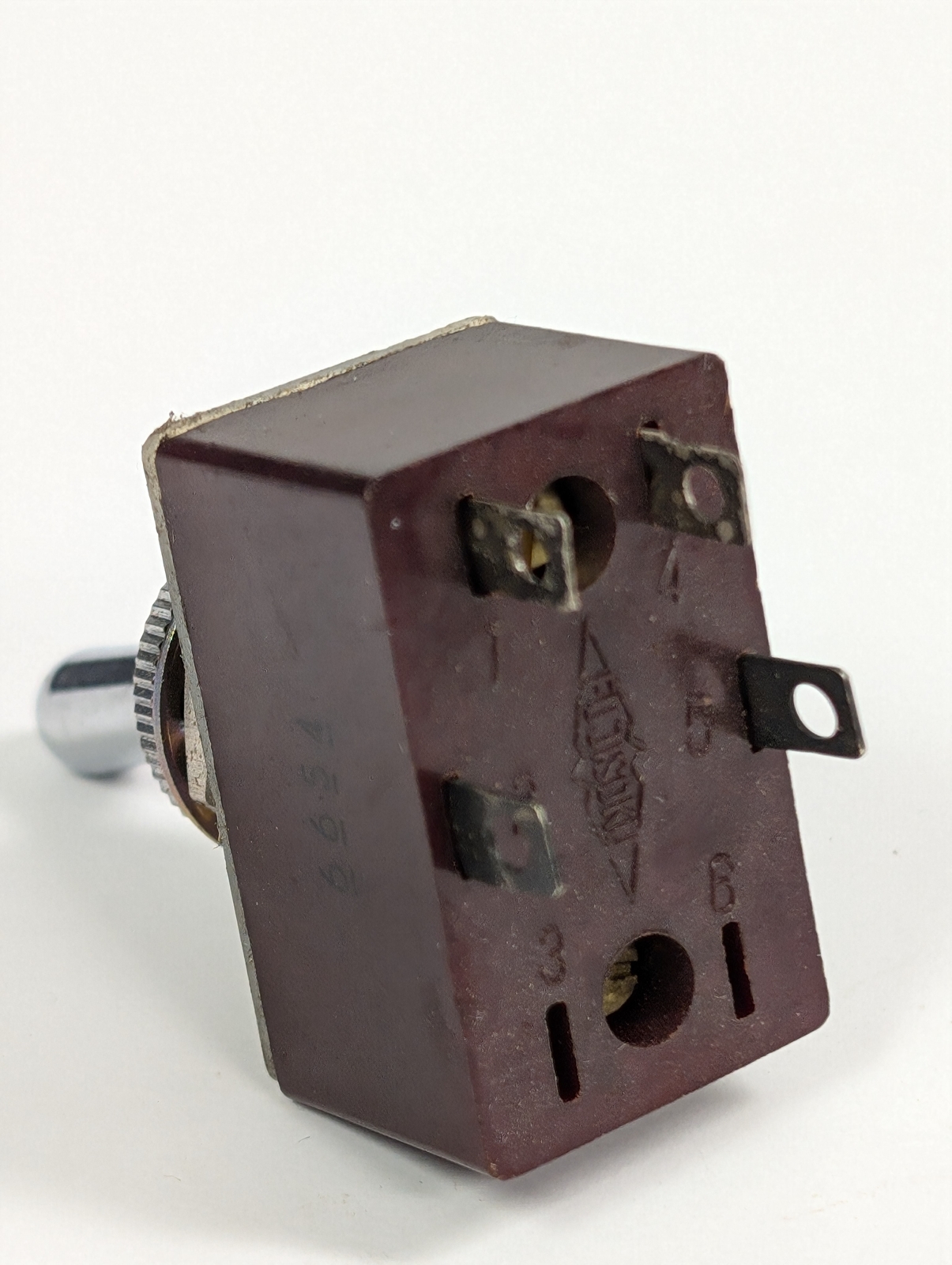FUJISOKU DPST TOGGLE SWITCH 6AMPS@125VAC