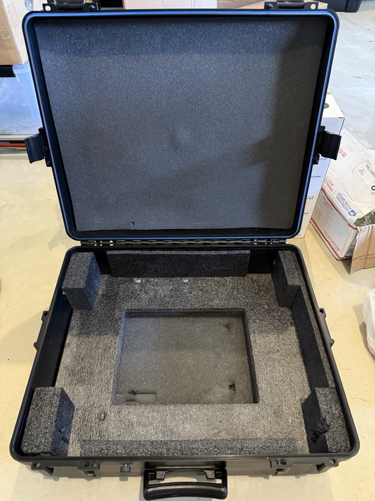 Underwater Kinetics 822 Load Out Hard Case 22x19x9 Watertight Industrial READ