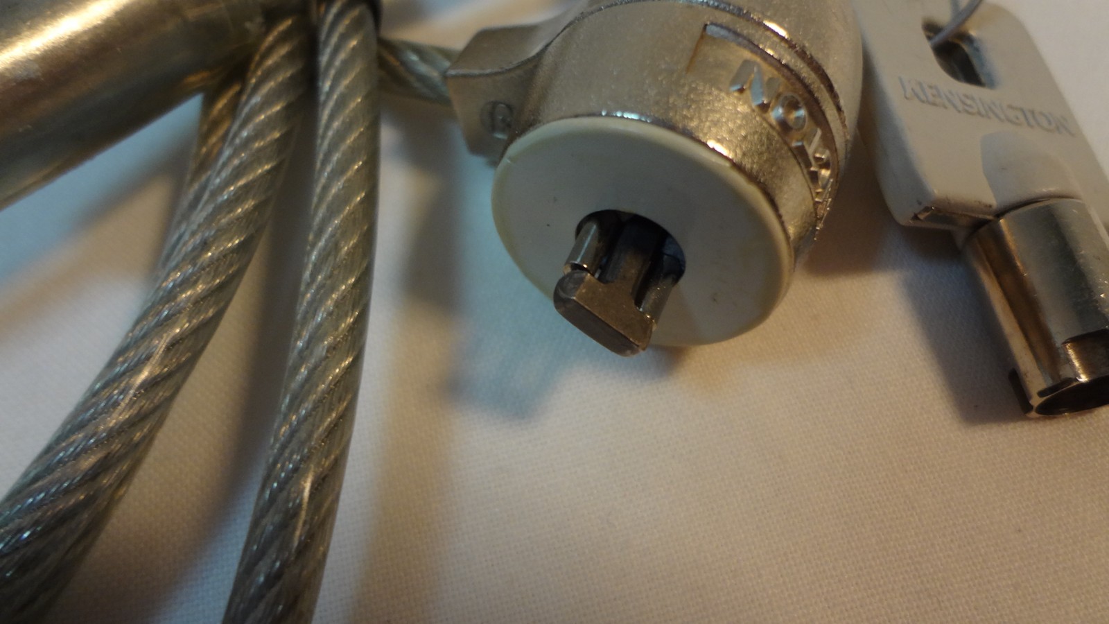 Kensington Master Keyed MicroSaver Security Cable Lock For Computers