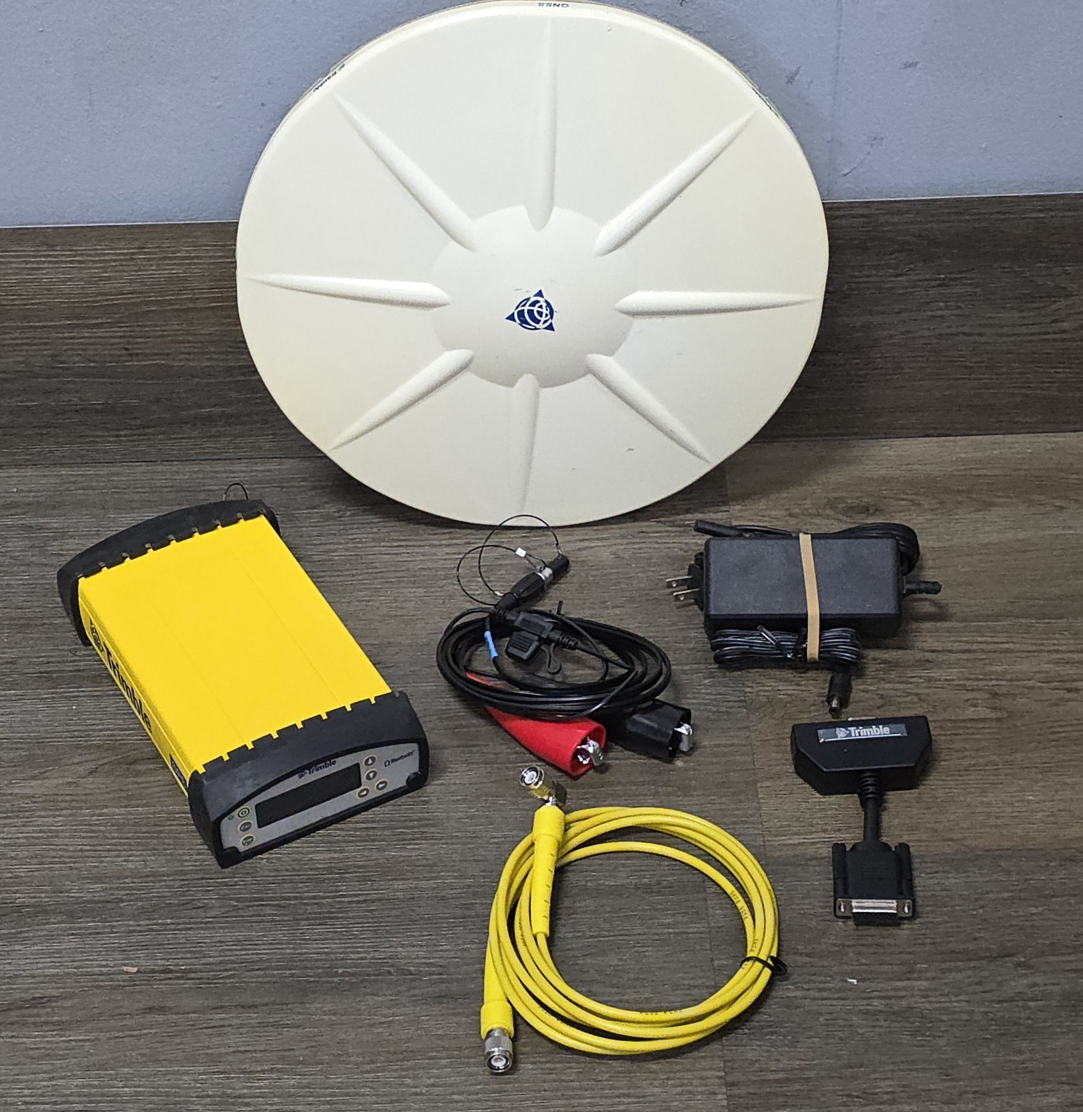 Trimble SPS855 GPS GNSS Beidou Galileo RTK UHF Base Station Kit 450-470MHz