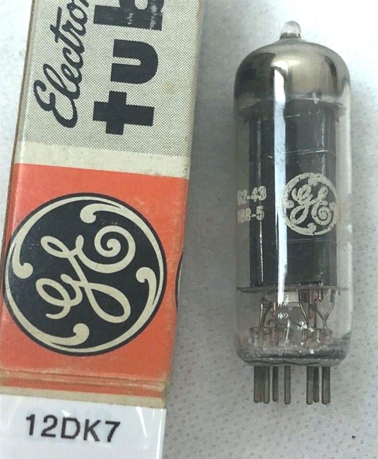 12DK7 TUBE GE TESTED & BOXED VINTAGE COMMERCIAL SURPLUS