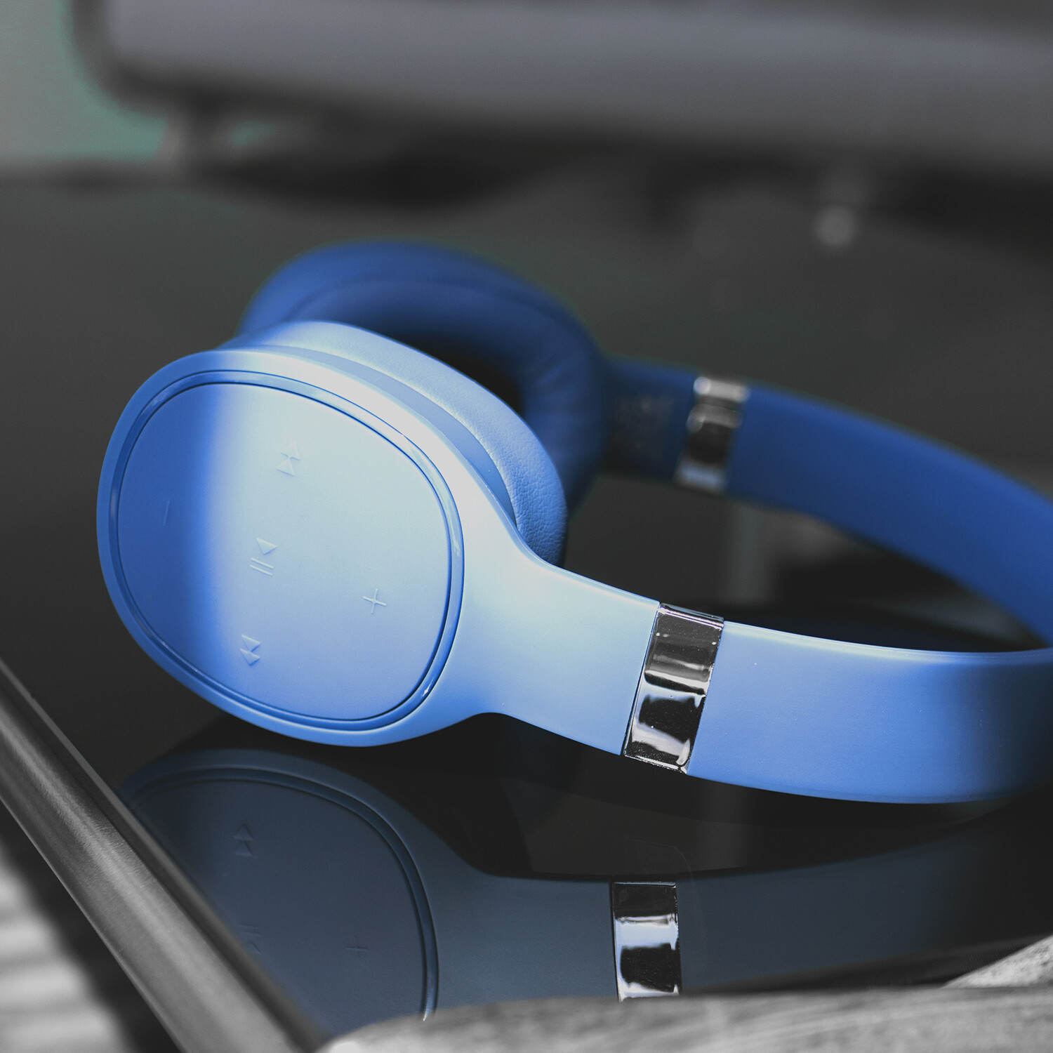 Wireless Bluetooth 5.0 Over Ear Stereo Gaming Headphone Headset with Microphone
