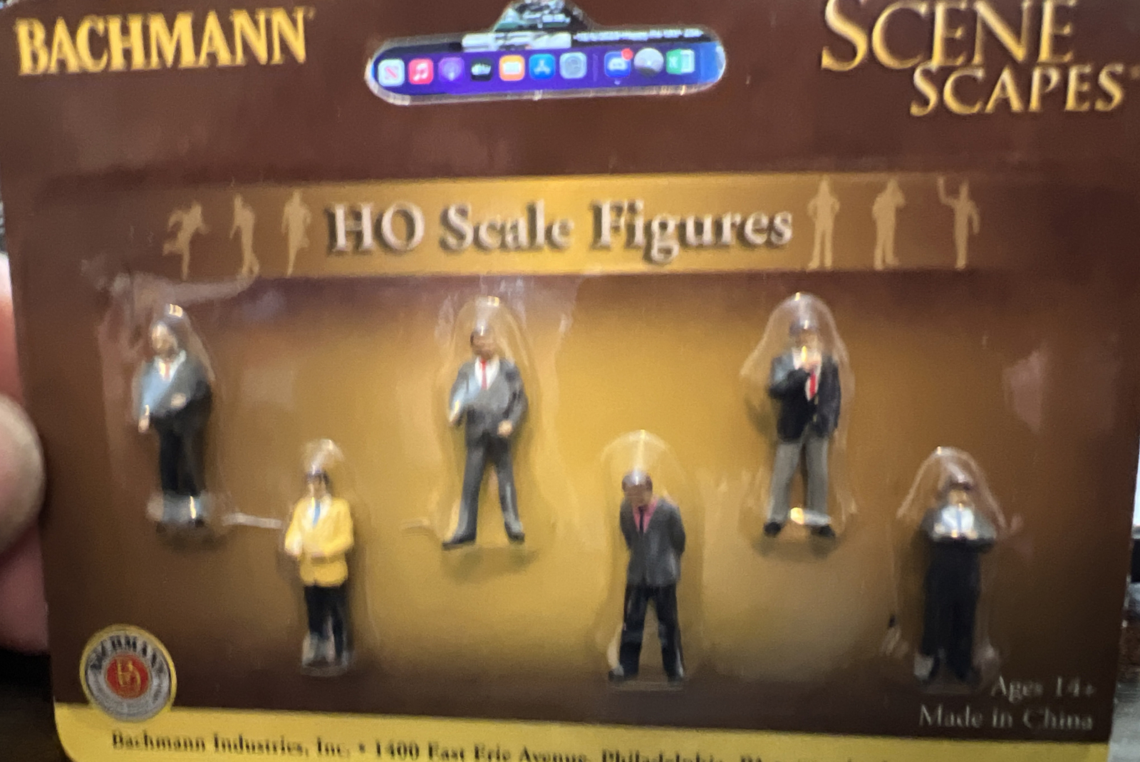 BACHMANN HO SCALE BUSINESSMEN FIGURES 6 PIECES train people BAC33112 NEW
