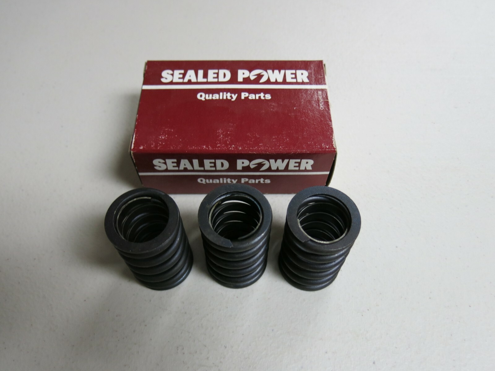 Sealed Power Engine Valve Springs 3 Pcs (VS615)