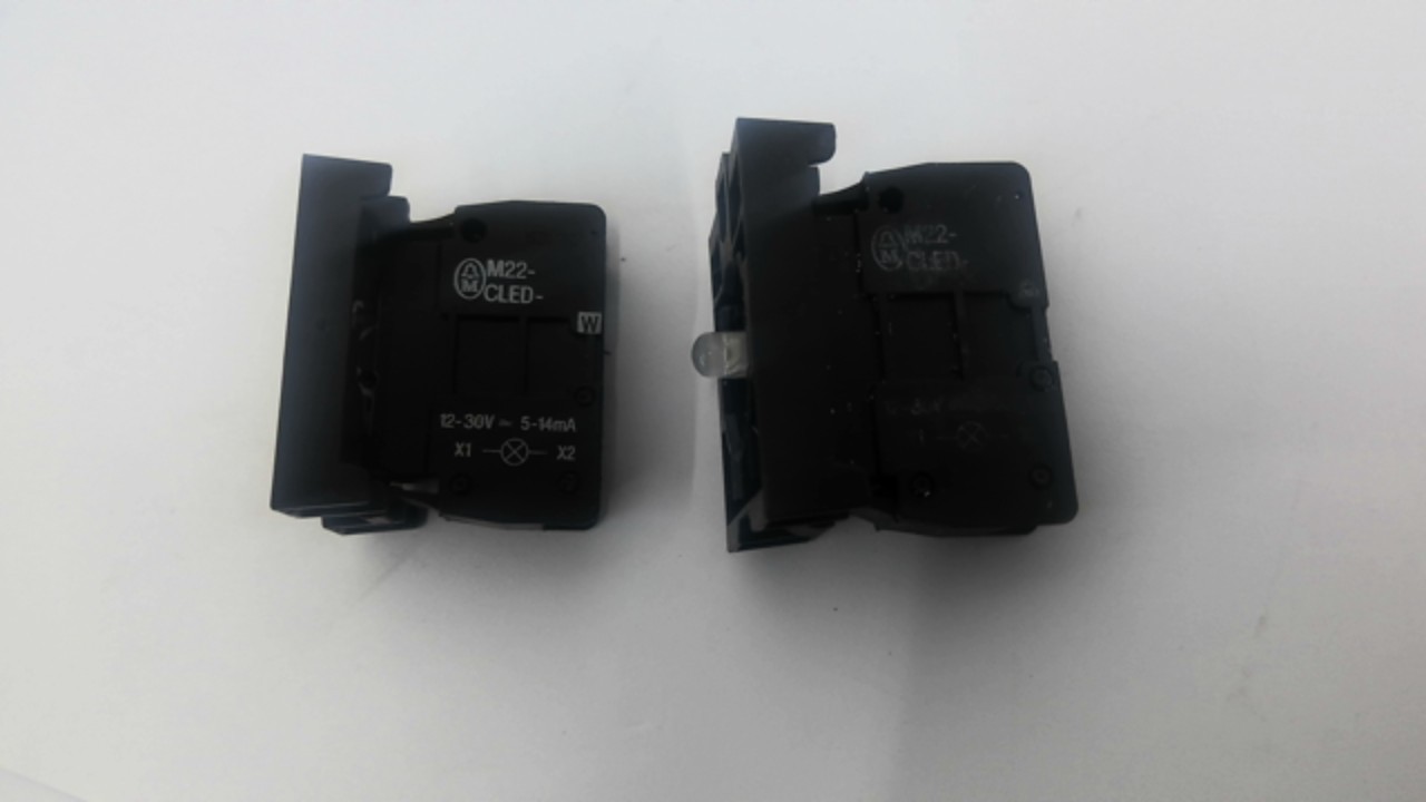 Eaton Moeller M22CLED Contact Block With Light 12-30V 5-14mA Lot Of 2