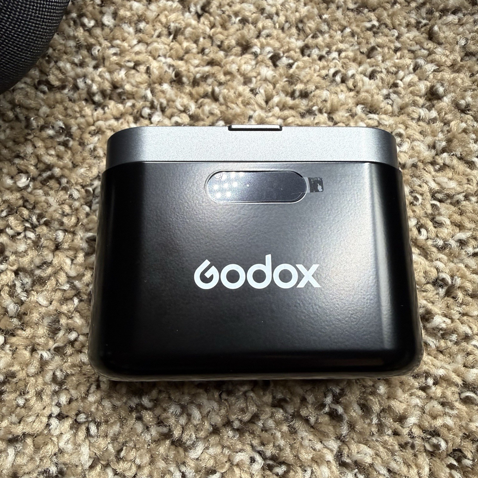 GODOX WEC Kit 2 2.4GHz Wireless Omnidirectional Lavalier Microphone System