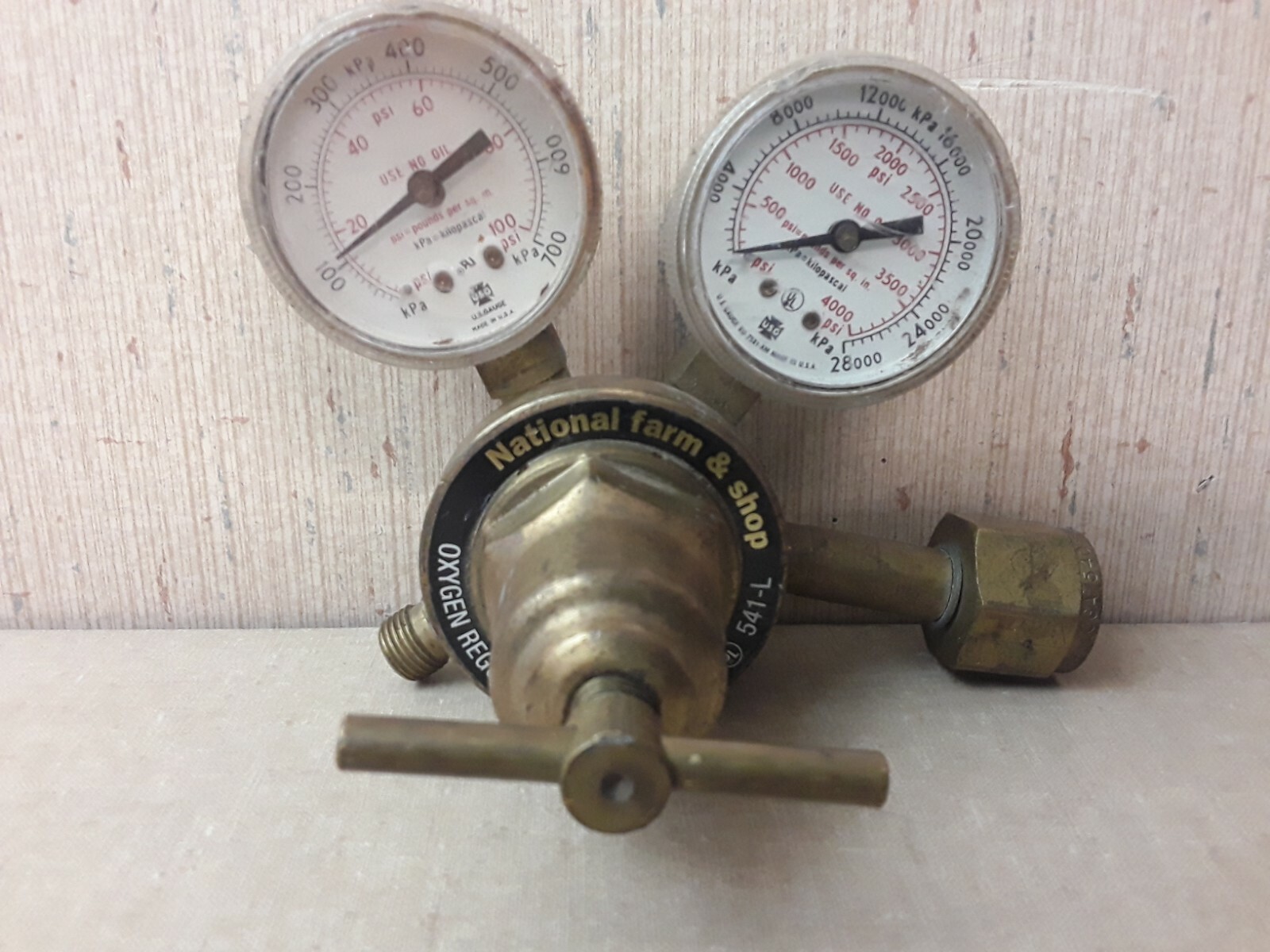 Vintage National Farm & Shop Oxygen Regulator