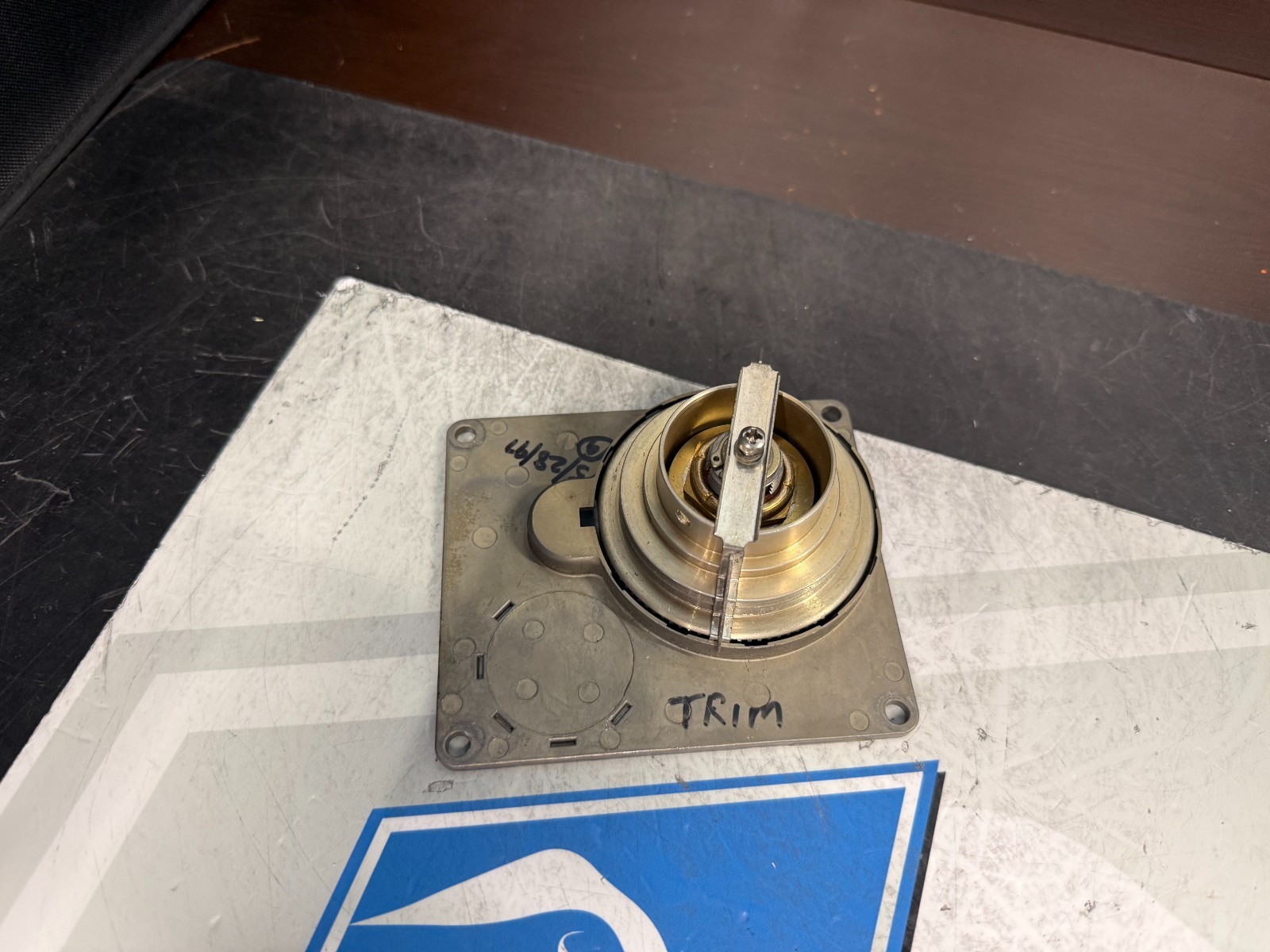 Servo Mount KM275 065-0030-36 Removed Working