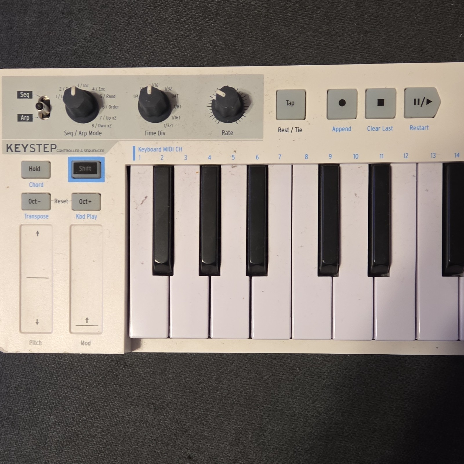 Arturia KeyStep 32-Key MIDI Keyboard Controller w/ Arpeggiator, Sequencer, USB