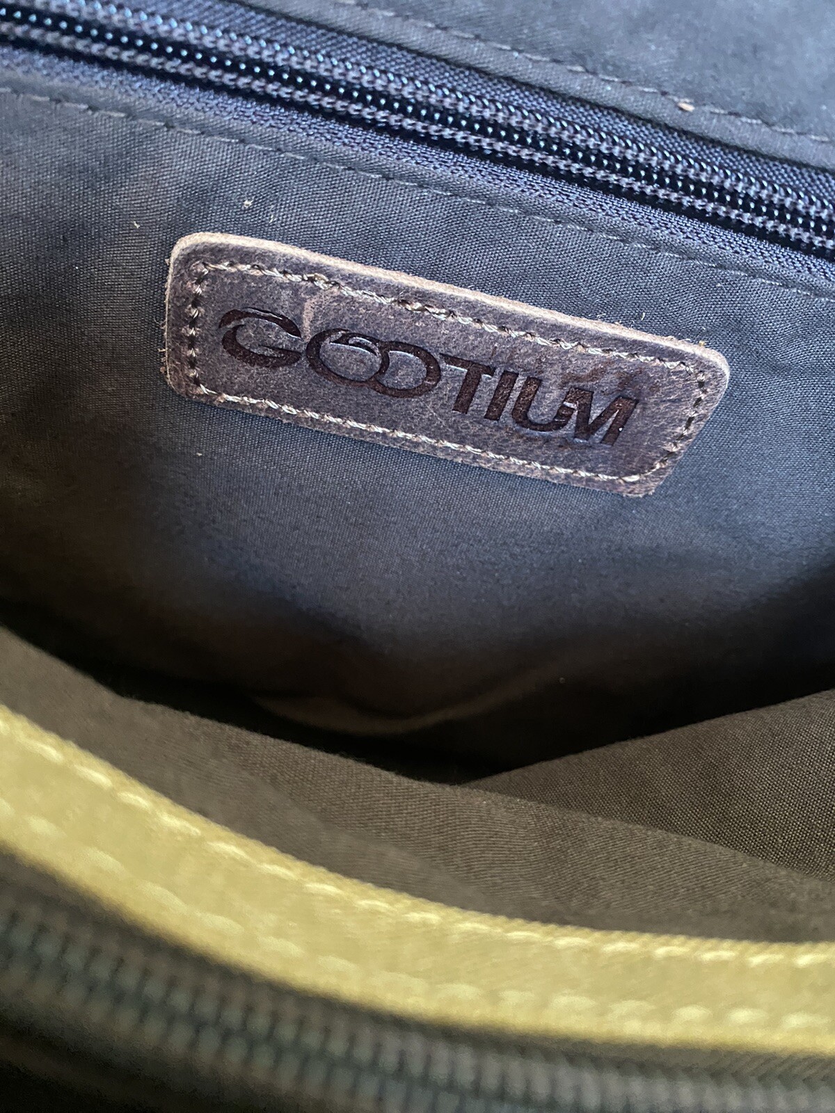 NWT..GOOTIUM…Canvas Leather Messenger Laptop Bag