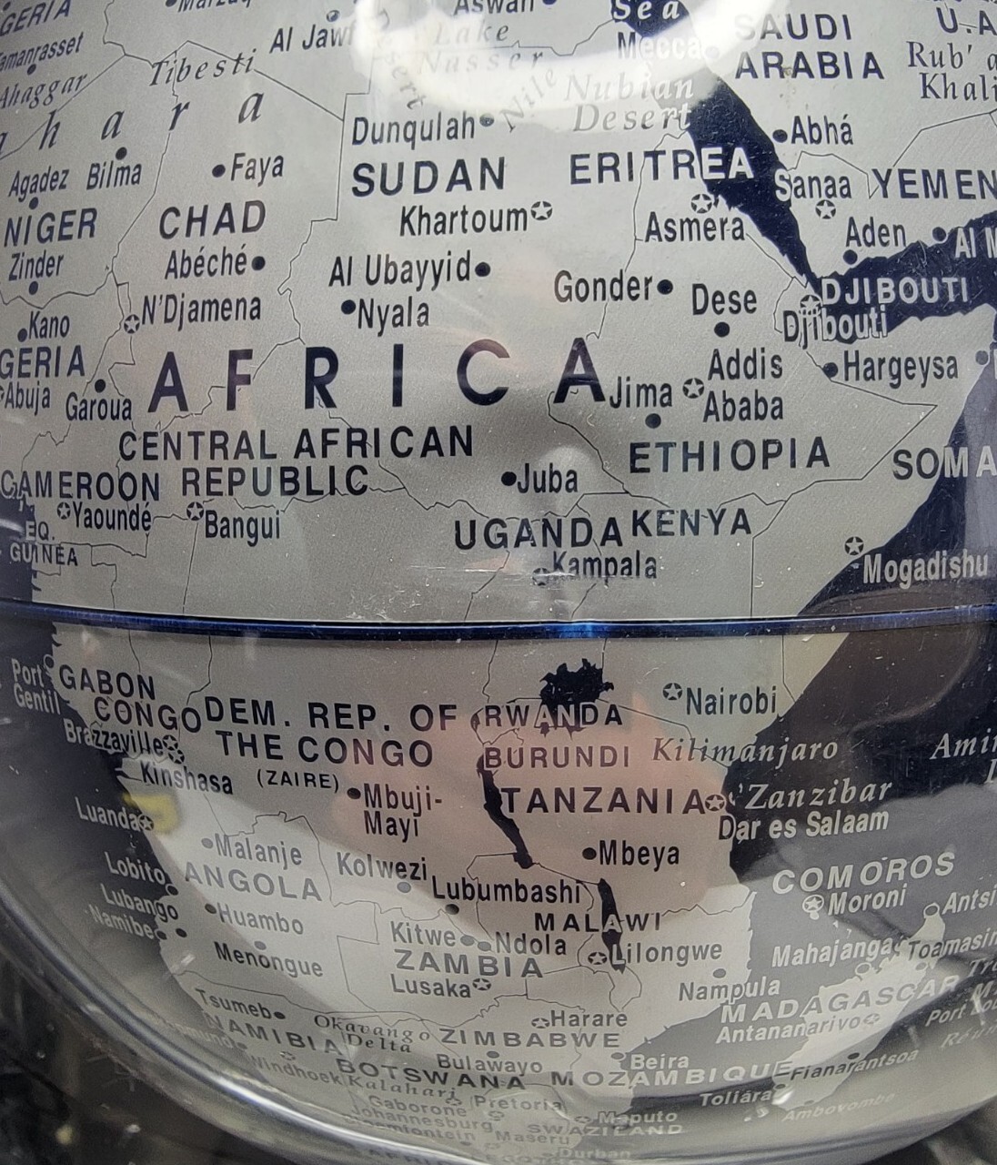Fascinations World Map Globe Floating Magnetic Levitating Globe. 8" (Read Desc)