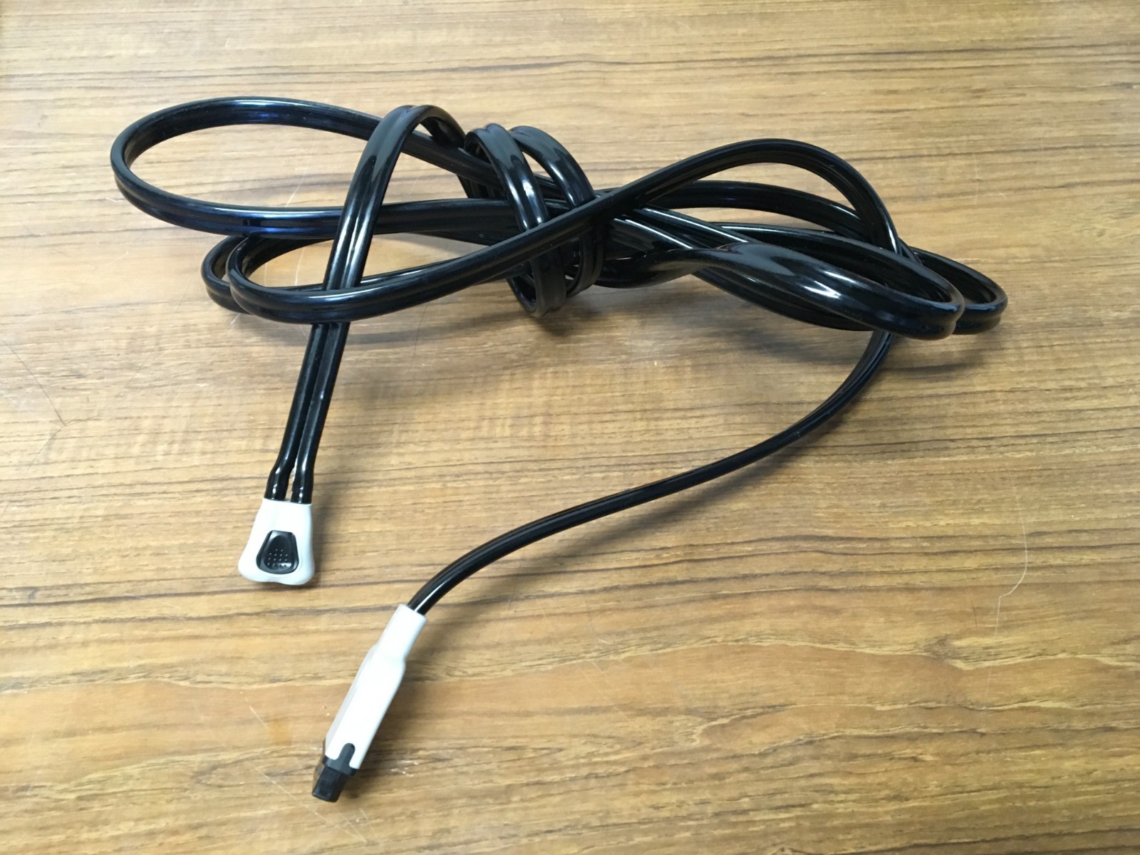 GE Critikon 2020980-001 NIBP HOSE Rectangular to Mated Submin Connector