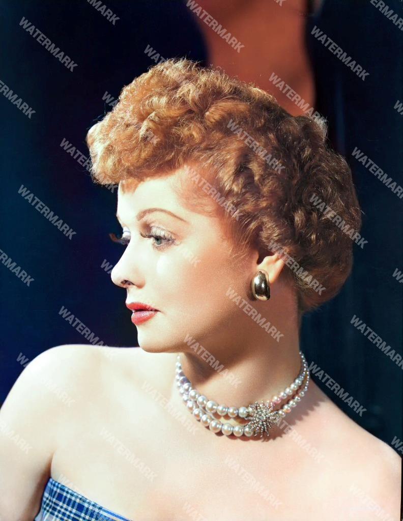 GU44 Lucille Ball - I Love Lucy 8x10 11x14 16x20 Colorized Photo