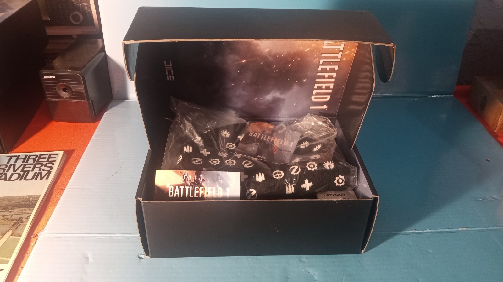 Battlefield 1 Frontline Pack. BOX & Beanie Hat--UNOPENED --NO GAME