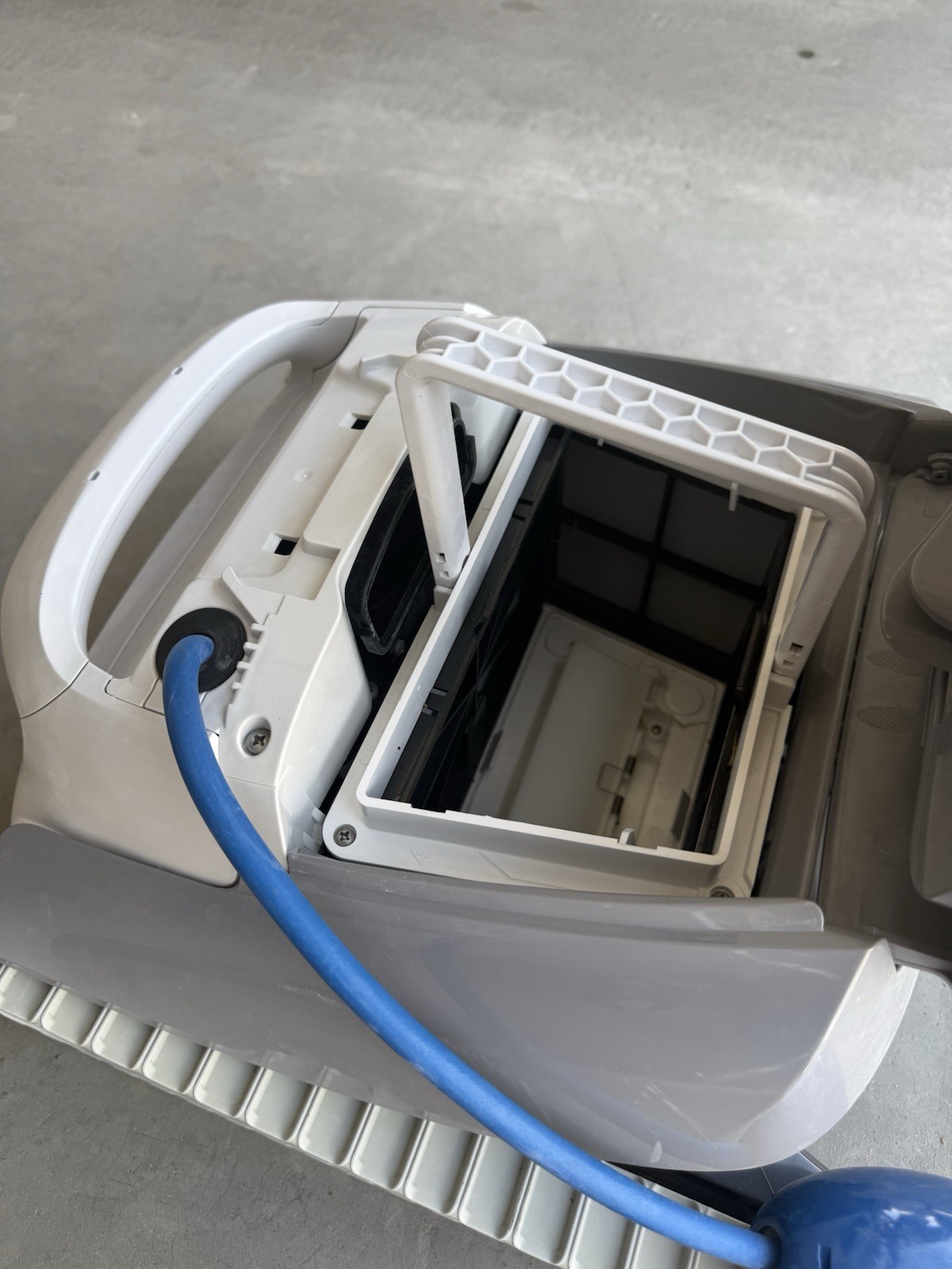 Dolphin™ Active Solo Robotic Pool Cleaner