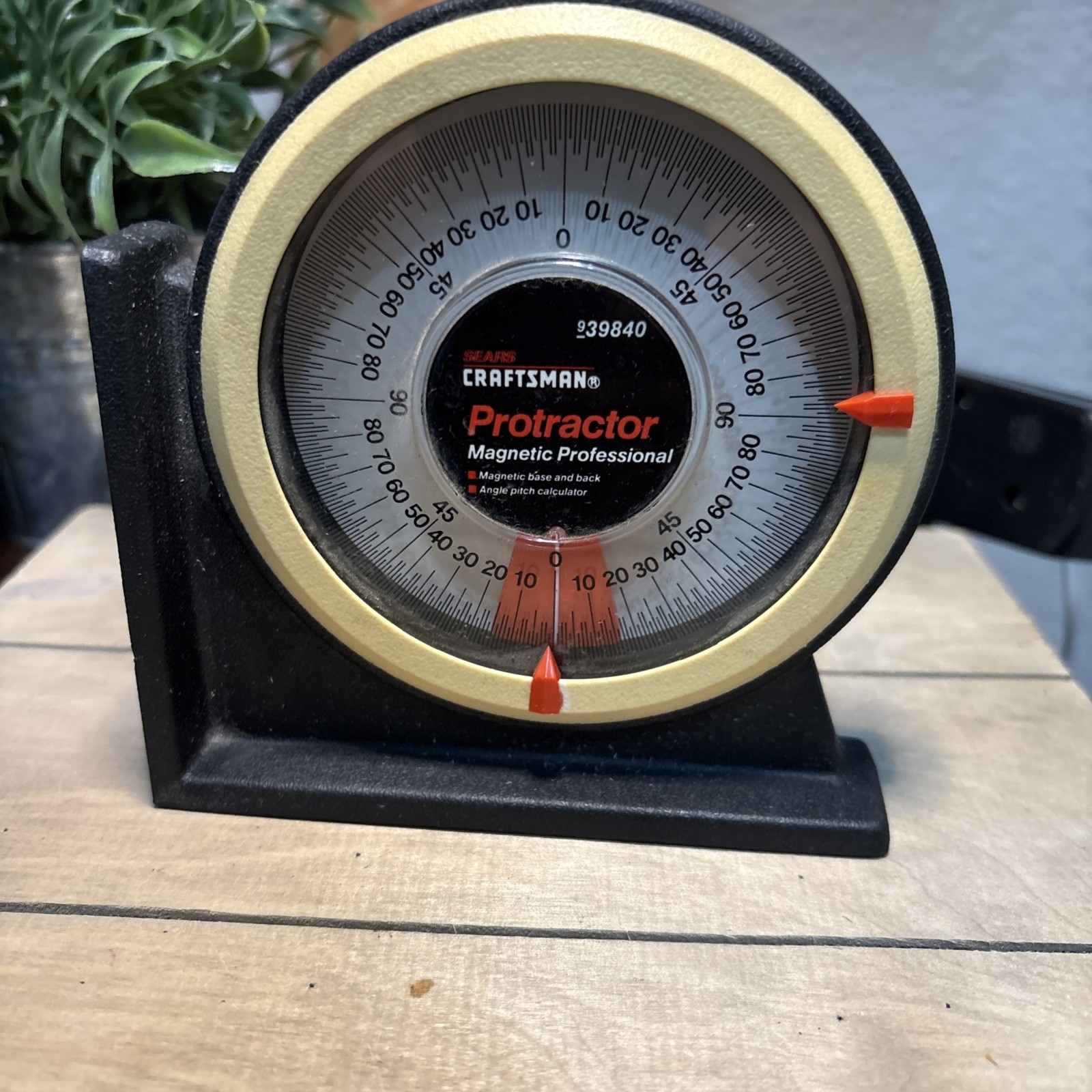 Craftsman Professional Protractor Angle Pitch Calculator Magnetic Base 9 39840