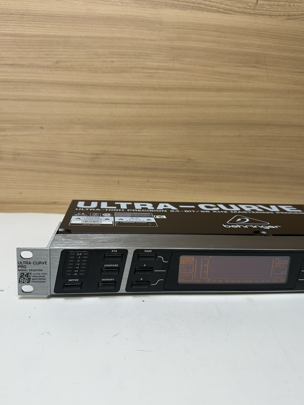 BEHRINGER ULTRA CURVE PRO DEQ2496 2-CHANNEL EQUALIZER & MASTERING PROCESSOR
