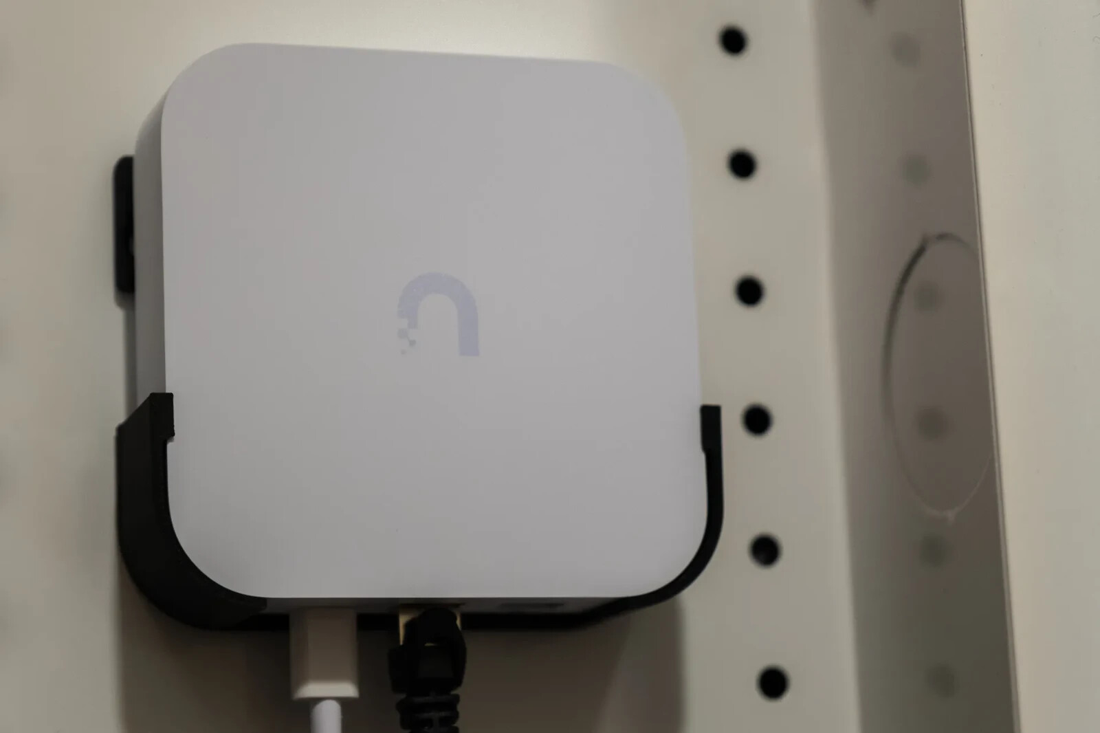 Ubiquiti UniFi Gateway Lite (UXG-Lite) / UniFi Express (UX) Wall Mount