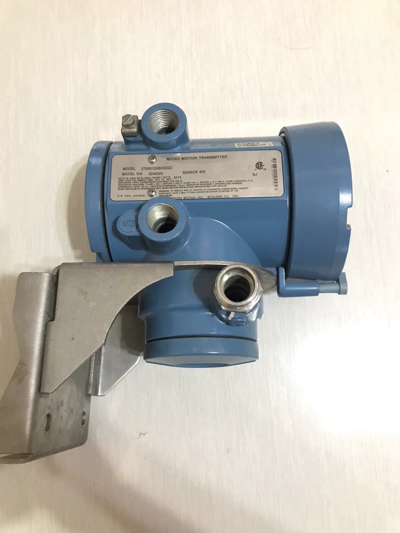 Micro Motion 2700R12ABCEZZZ2700R Flow Sensor Used 1PCS