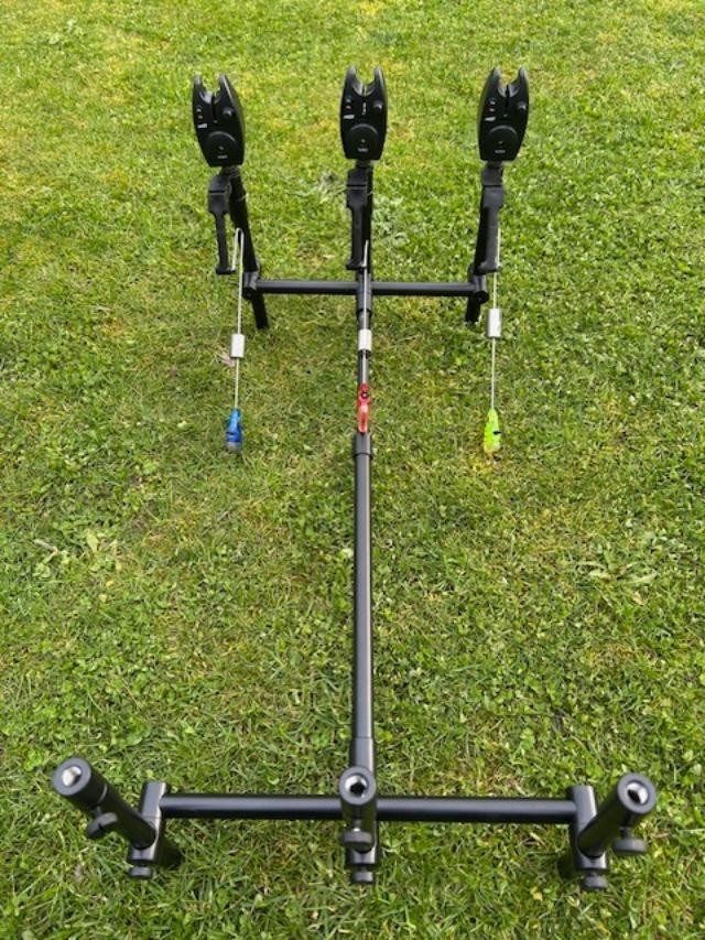 Fishing Pod Complete 3 Rod Pod Carp Set Up Fishing Tackle Aluminium Pods RRP £99