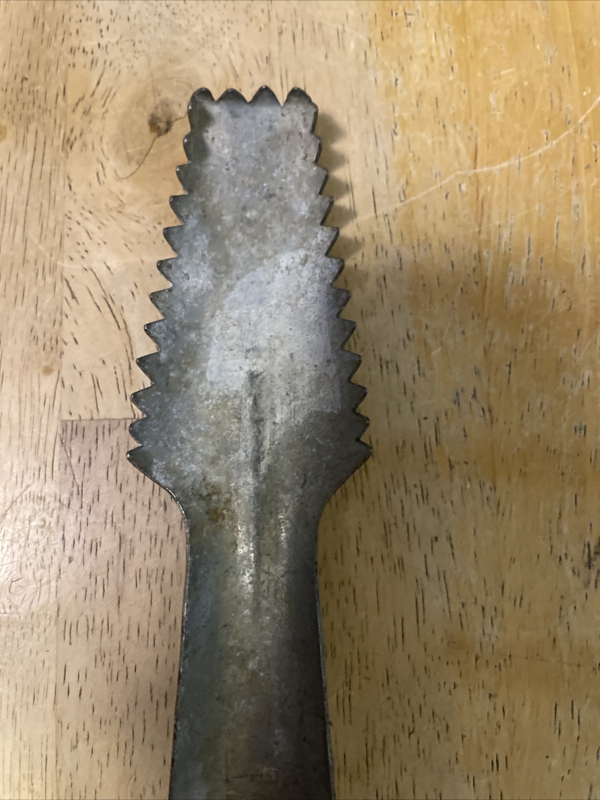 VTG Old Pal Handheld Portable Fish Scaler