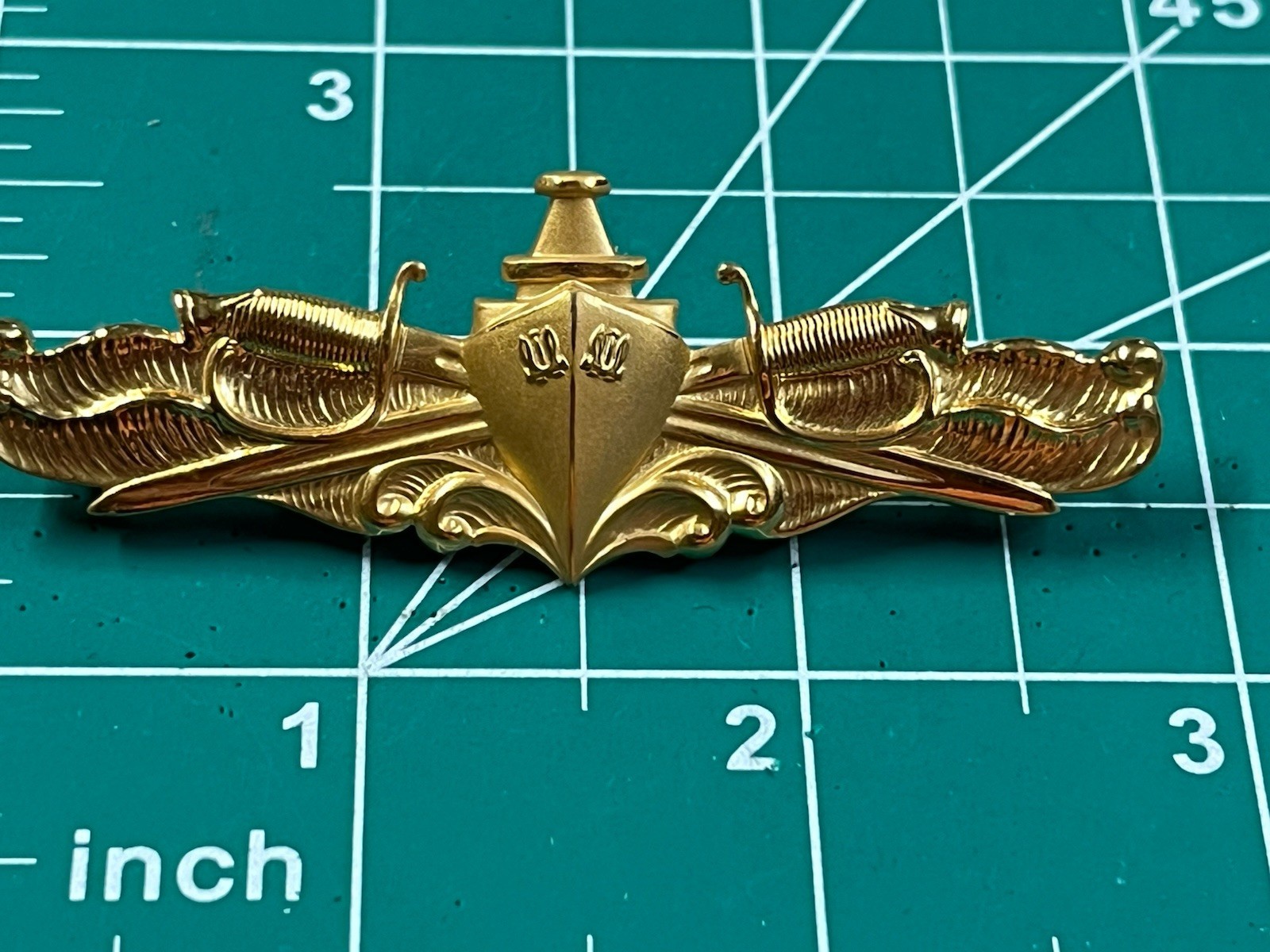 U.S. Navy Officers Surface Warfare insignia Pin USN