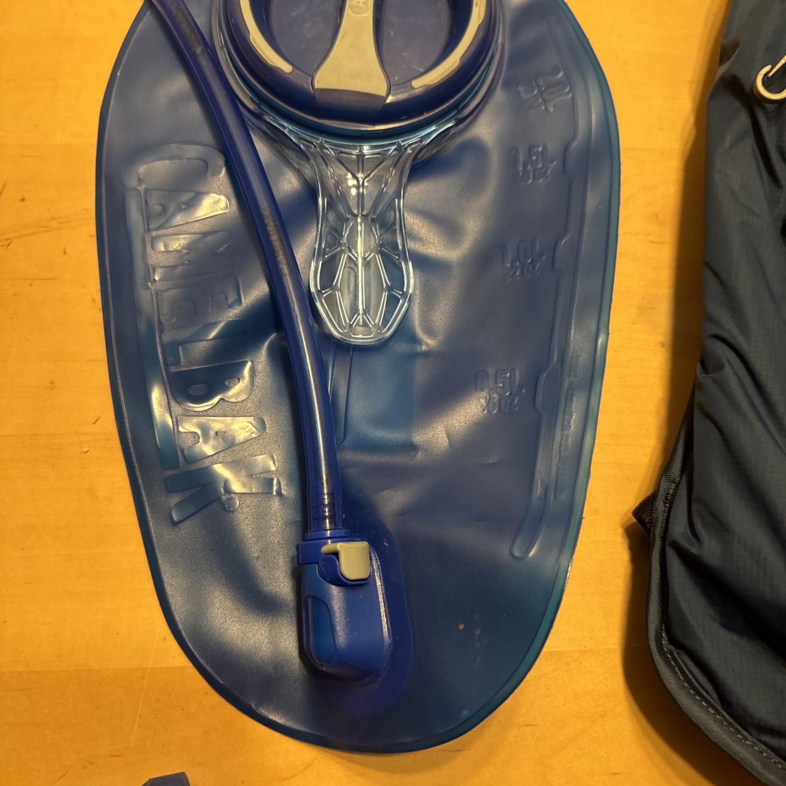 Camelbak 2L / 70 oz Rogue Light Hydration Backpack (Blue)