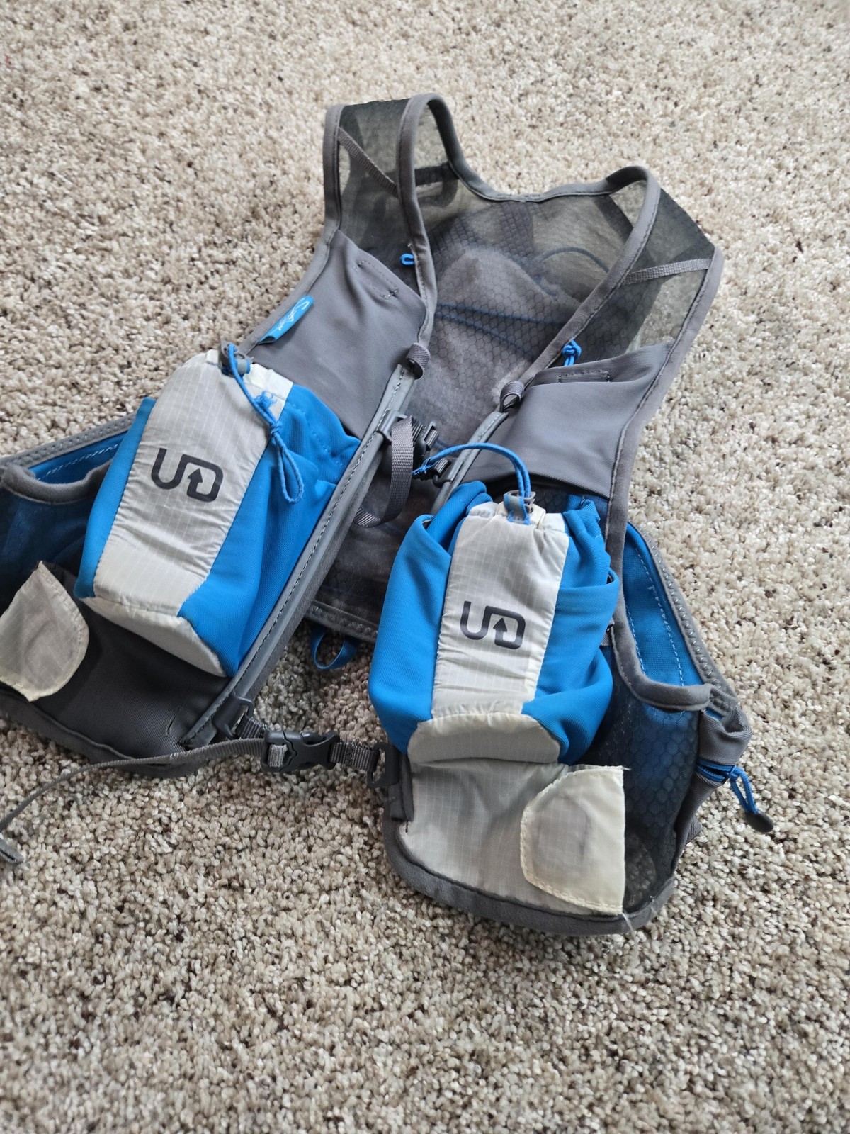 Ultimate Direction Hydration Vest Gray 32 Trail Running Pack UD Pockets