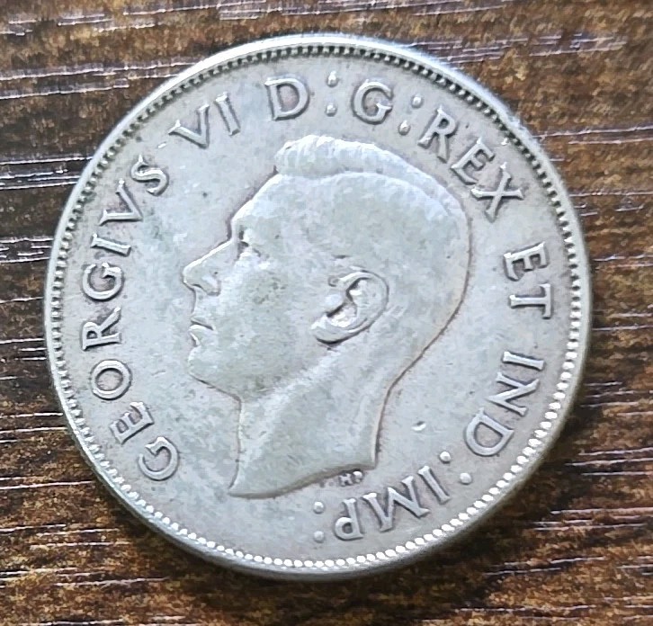 1945 Canadian Canada 50 Cent Half Dollar 80% Silver = .3 Tr Oz = 11.66 Grams