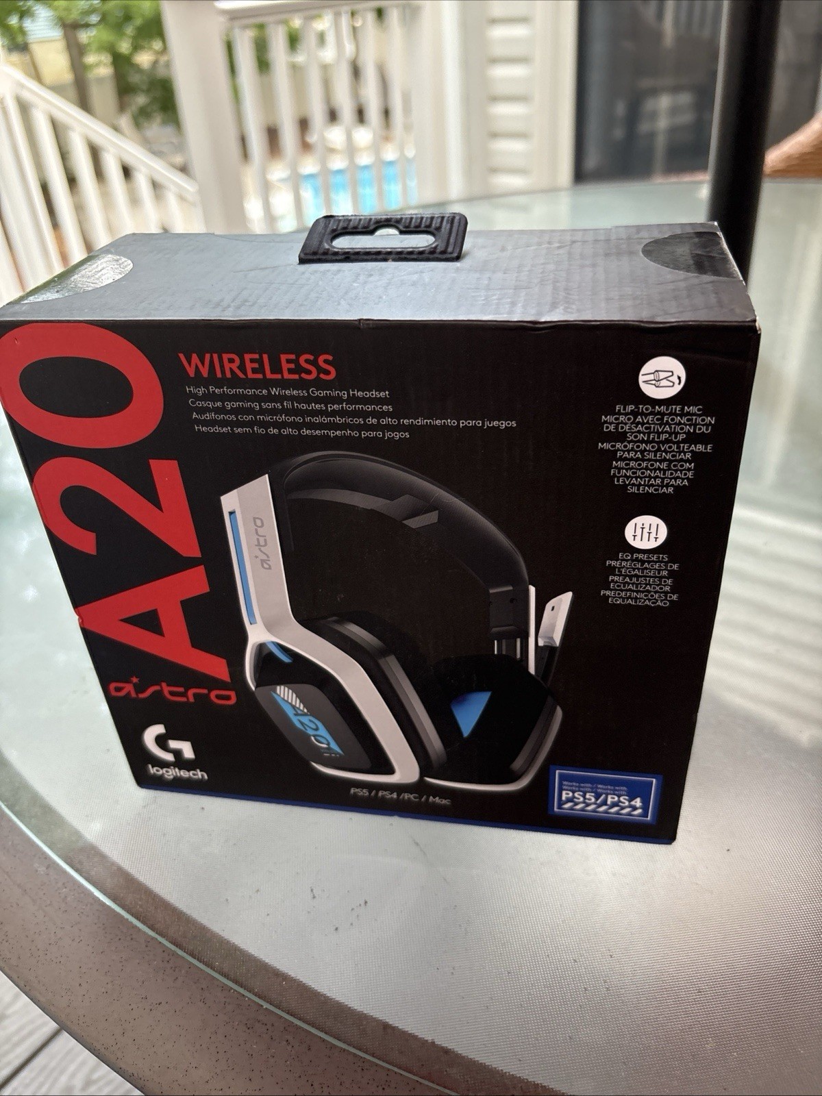 New Logitech A20 Astro White/Blue 939-001876 Wireless Gaming Headset