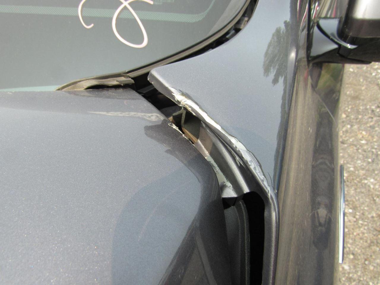 MDX 2019 Glove Box 1050233