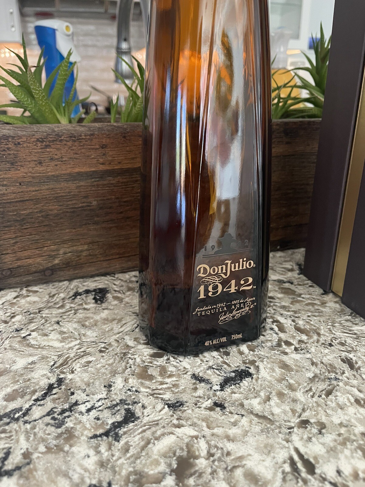 TEQUILA DON JULIO 1942 EMPTY BOTTLE AND BOX – MINT
