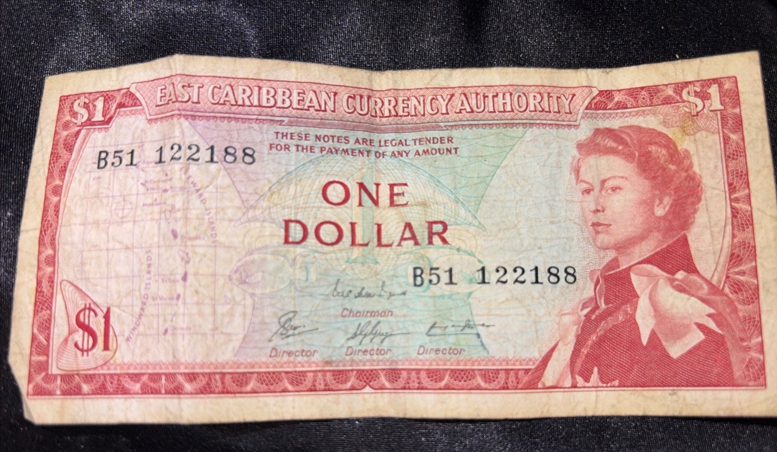 Queen Elizabeth II Banknote EAST CARIBBEAN 1 DOLLAR Currency Paper MONEY
