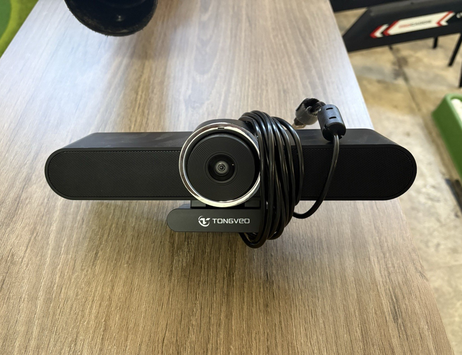 Tongveo MT202LM-200 1080p USB-A Webcam 30fps Built-In Microphone Black