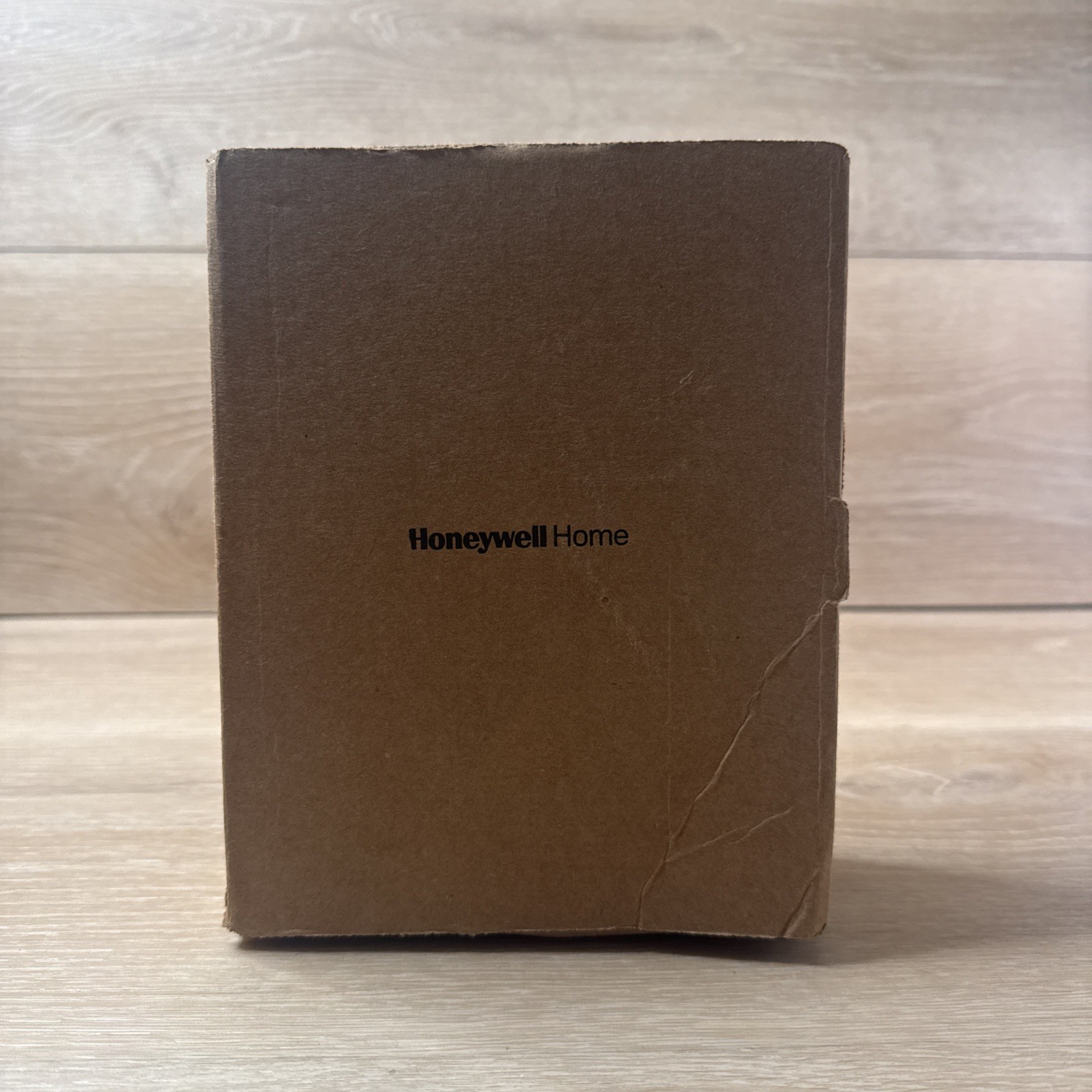 Economy Non-Programmable Thermostat with Microvolt 1H Single Stage Heating