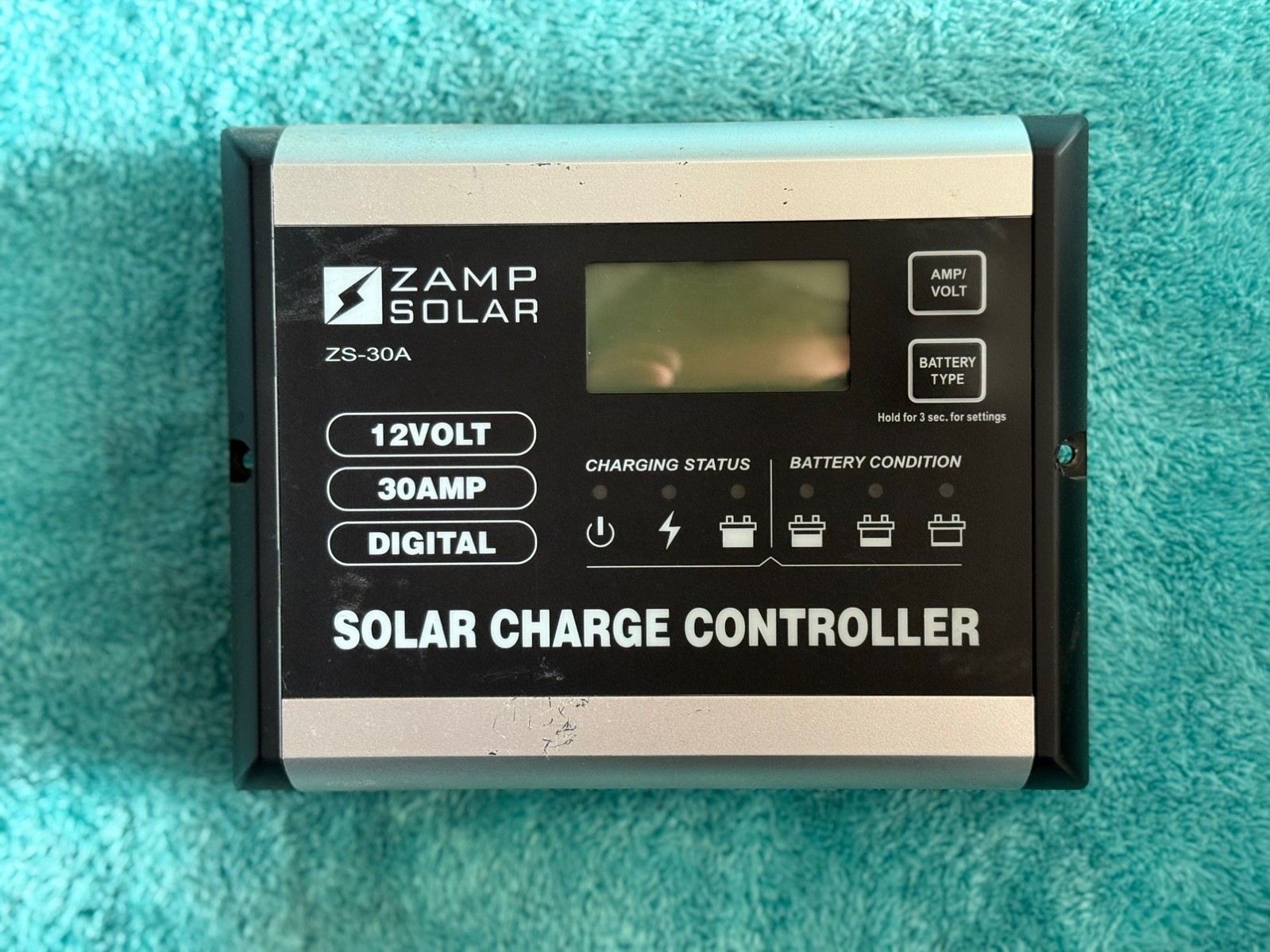 Zamp Solar ZS-30A 30A, 5-Stage PWM Charge Controller - Black