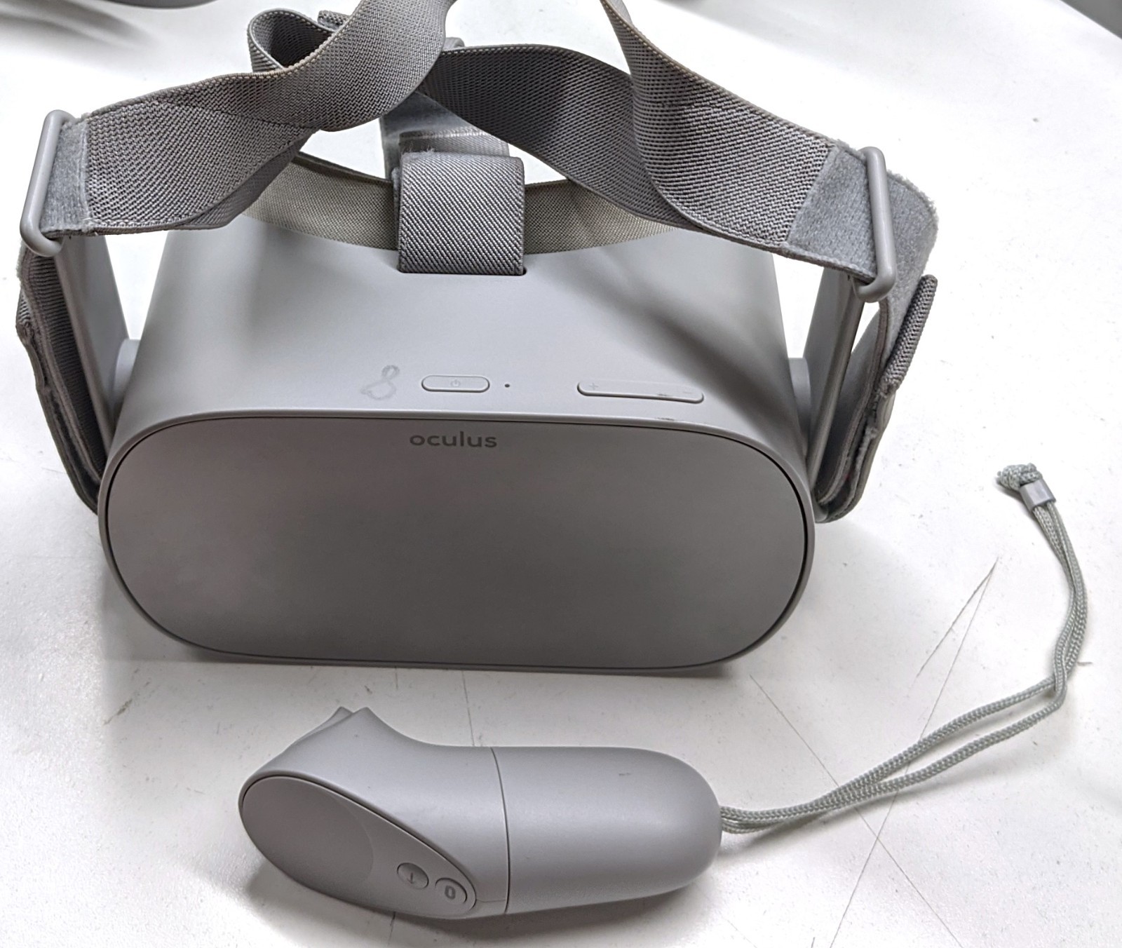Meta Oculus Go 32GB Standalone Virtual Reality Headset - Gray (MH-A32)