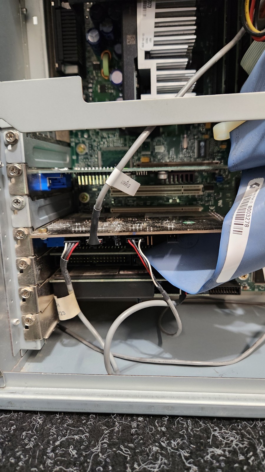 Gateway LP Mini Tower TB3 Performance 650 Computer Pentium III TESTED Win XP