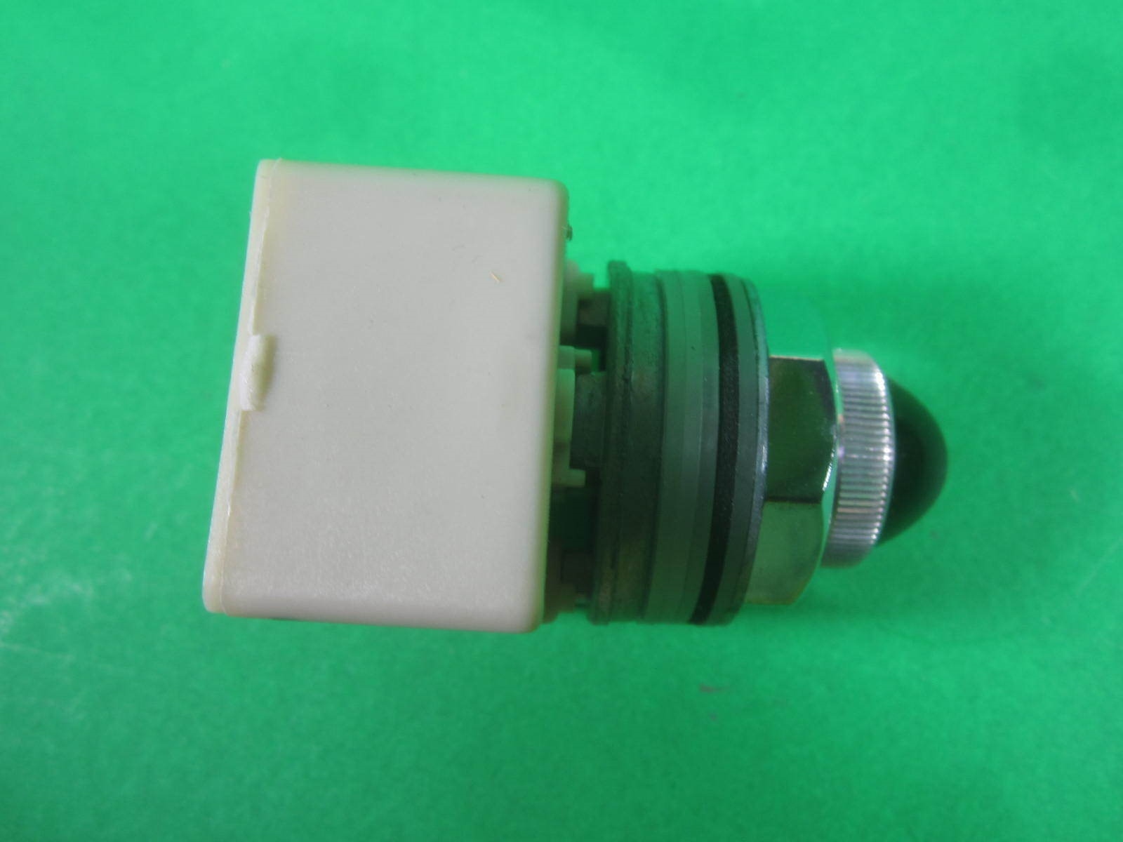 Square D Pilot Light Resistor Type 120V AC-DC -- KP-38G6 -- New