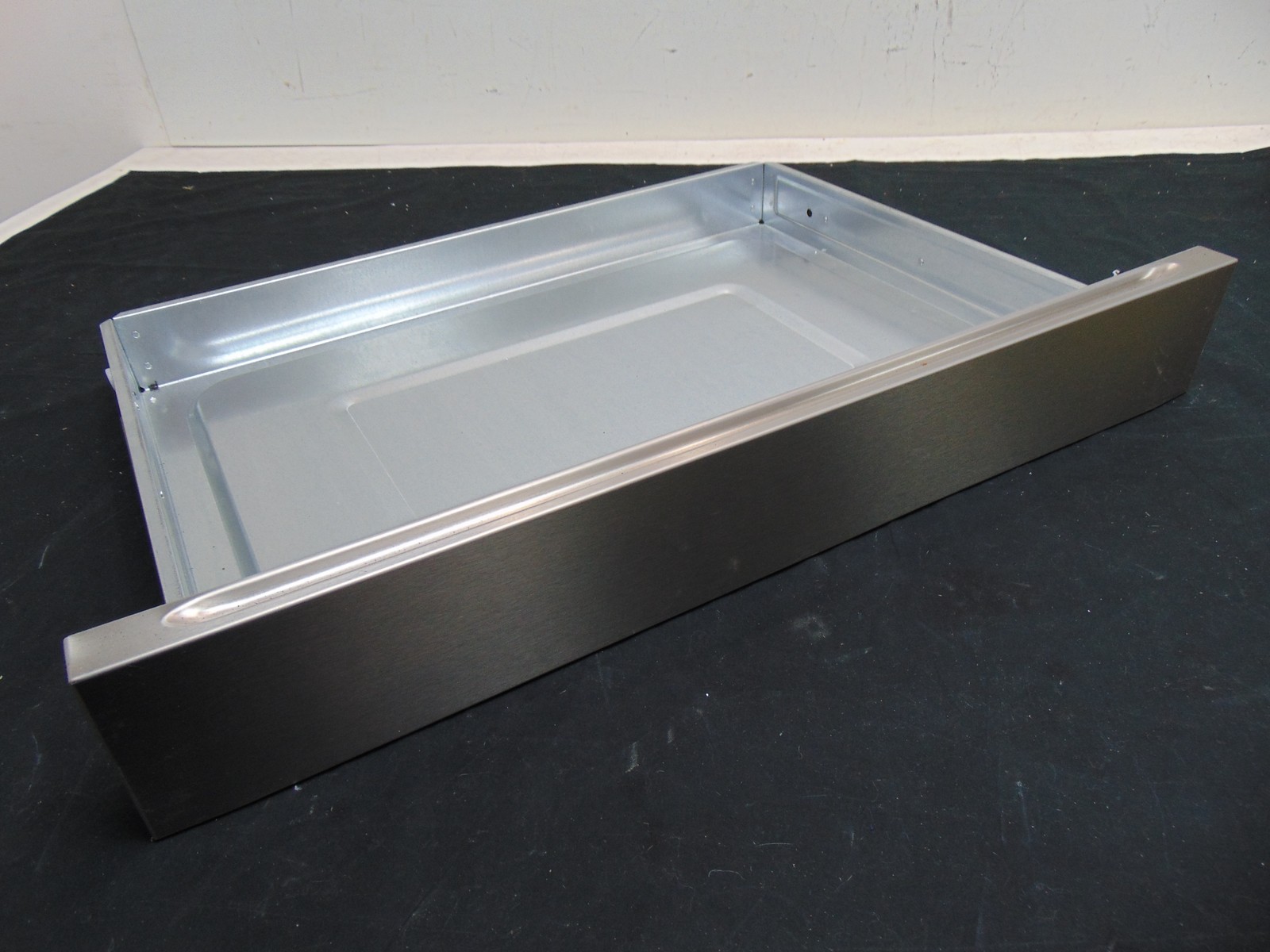 Frigidaire Electric Range GCFI3060BFC Drawer Assembly 5304528242