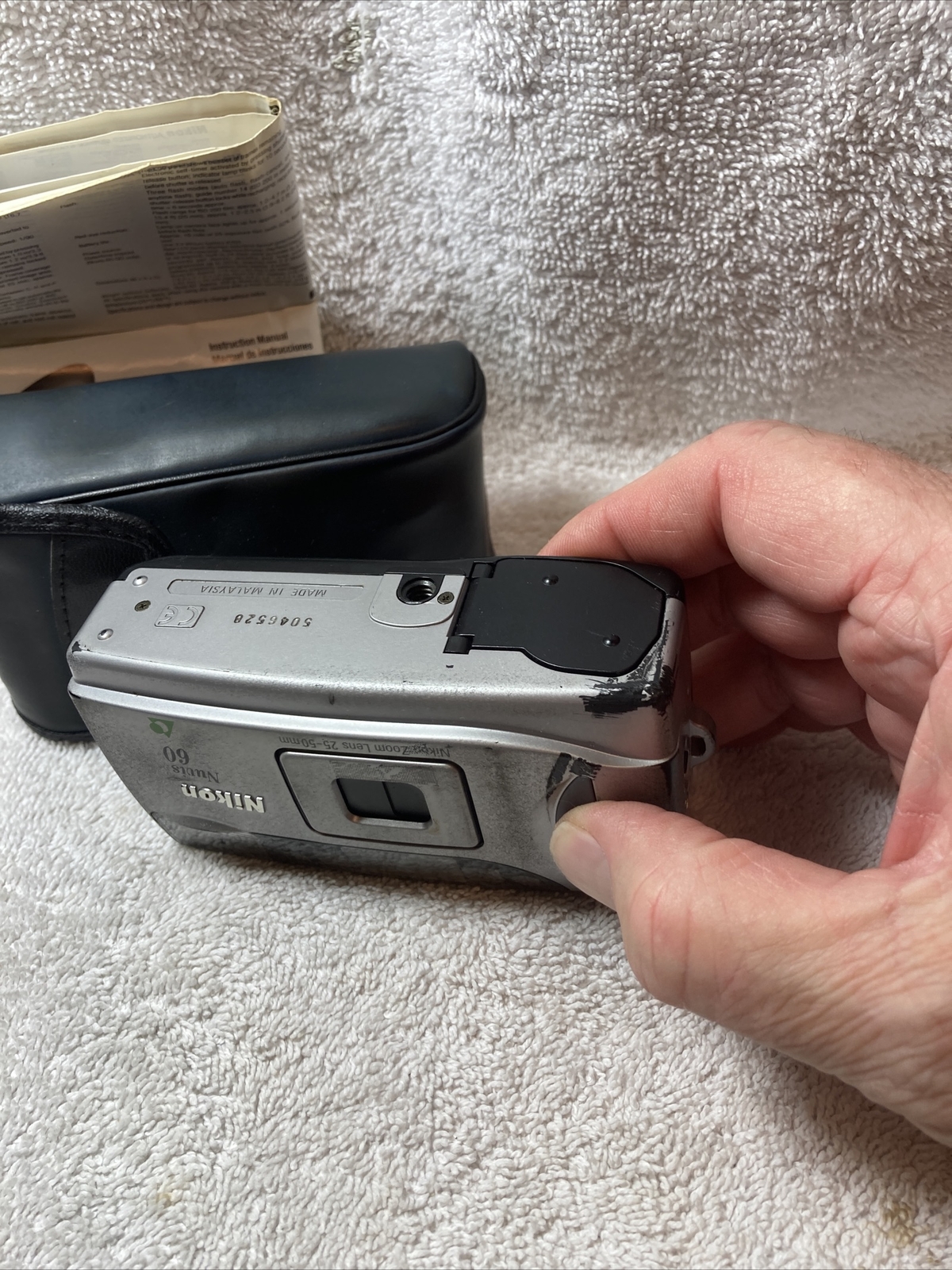 Nikon Nuvis 60 point & shoot compact camera preowned ￼ read Description.