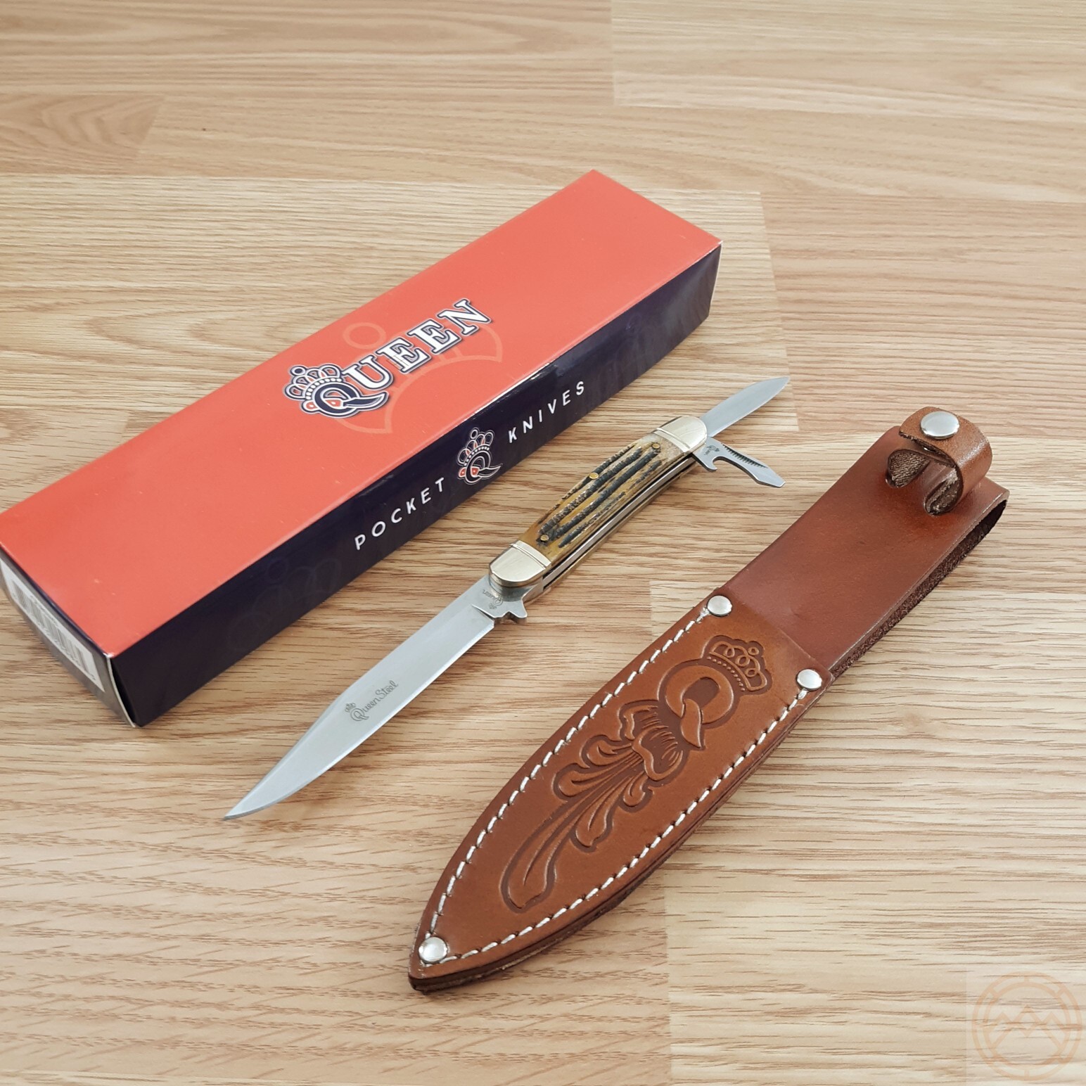 Queen Winter Bottom Fixed Folder Knife Stainless Steel Blade Jigged Bone Handle