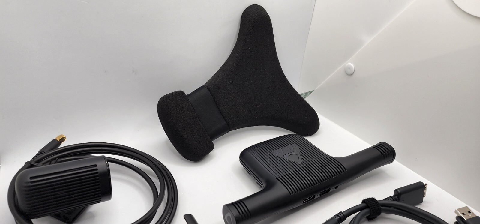 HTC VIVE Wireless Adapter Complete Full Kit for Vive Pro 99HANN050-00