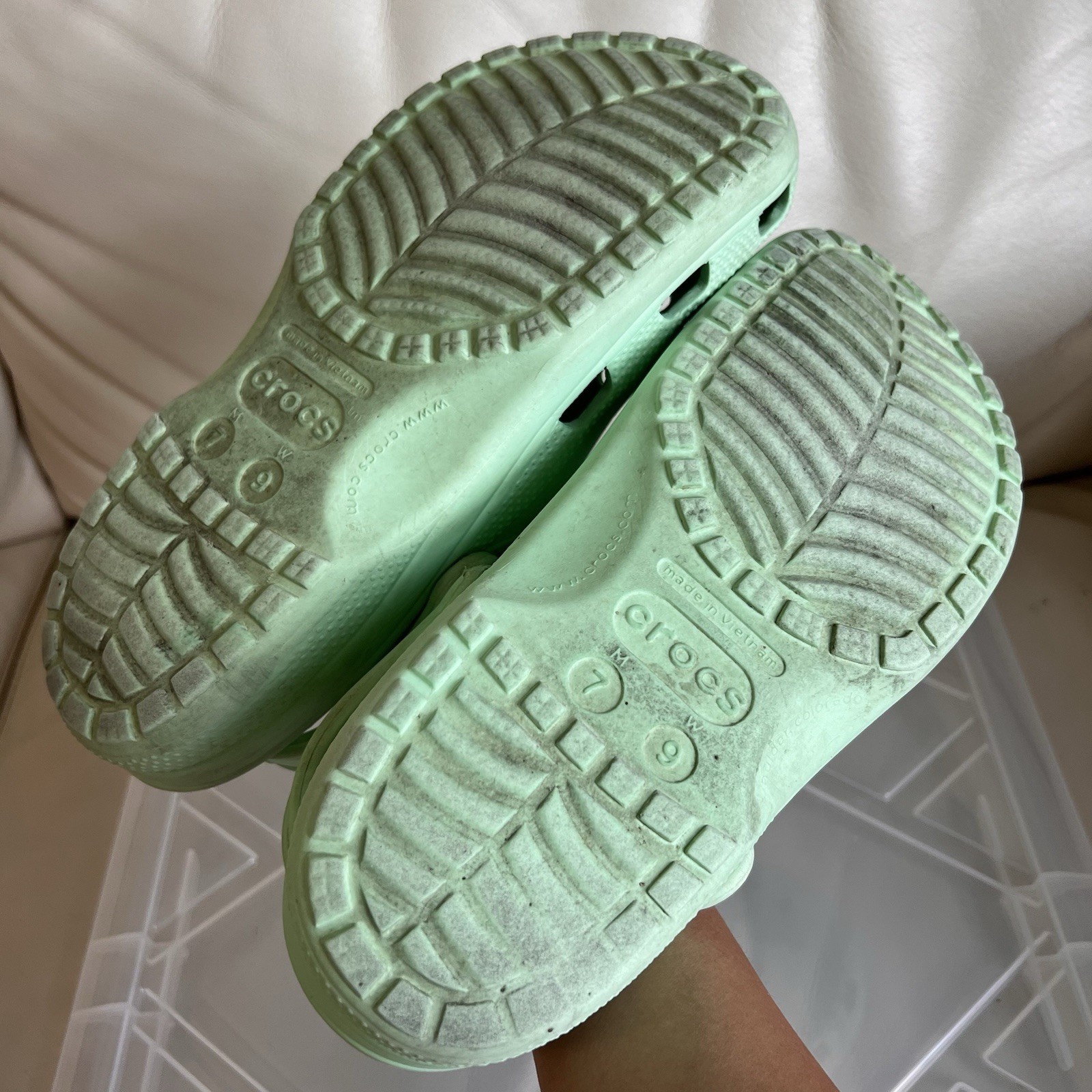 Crocs Classic Clog in Mint Green Size 7M 9W