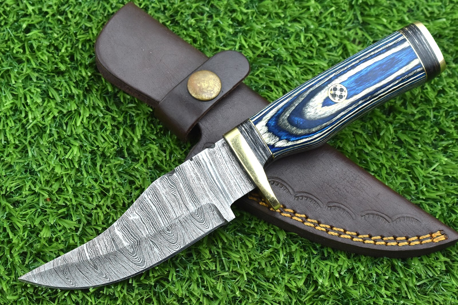 Damascus steel blade round handle scale skinning knife with Leather sheath 4664